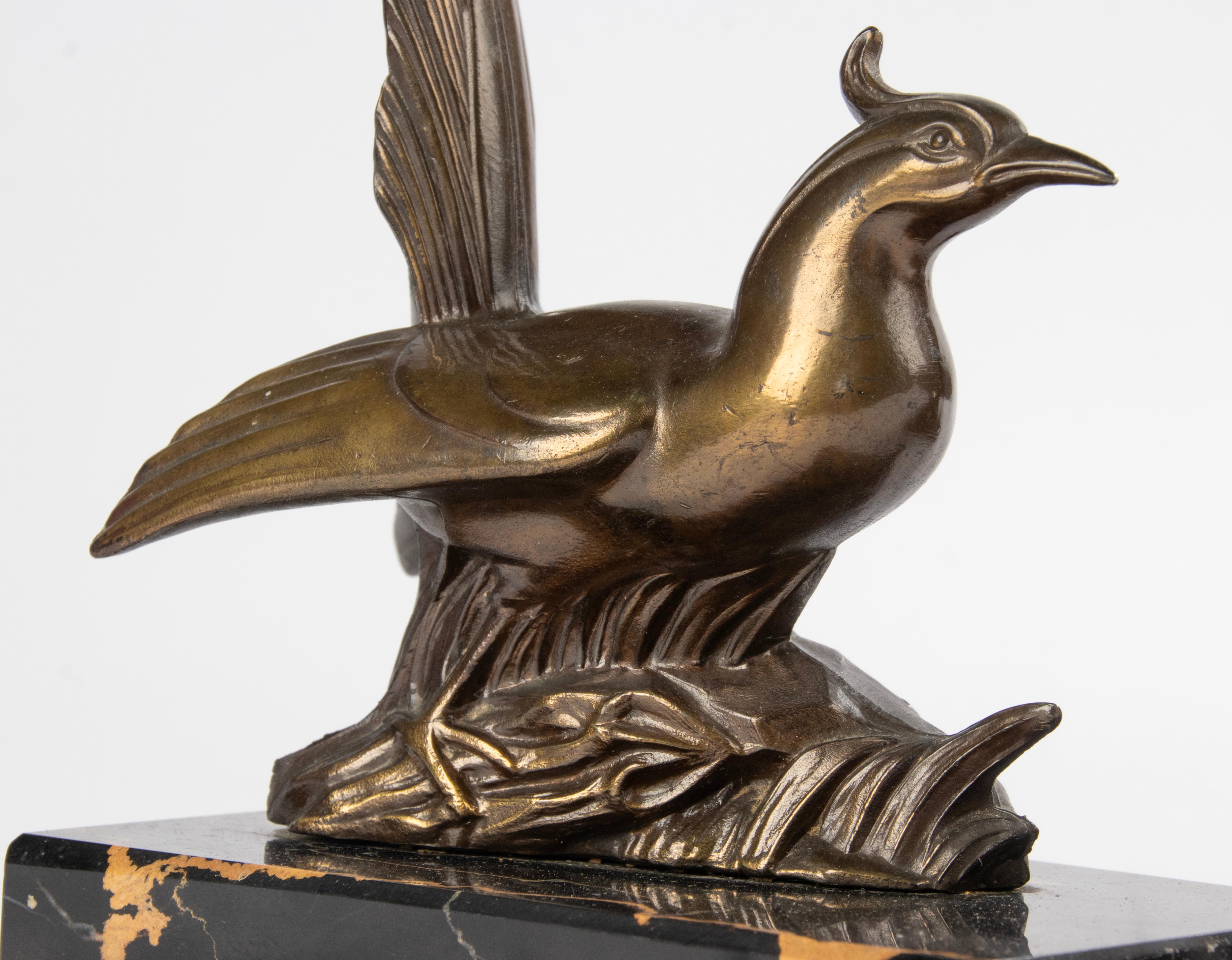 Paire de serre-livres Art Déco - Spelter et marbre - Oiseaux Bon état - En vente à Casteren, Noord-Brabant