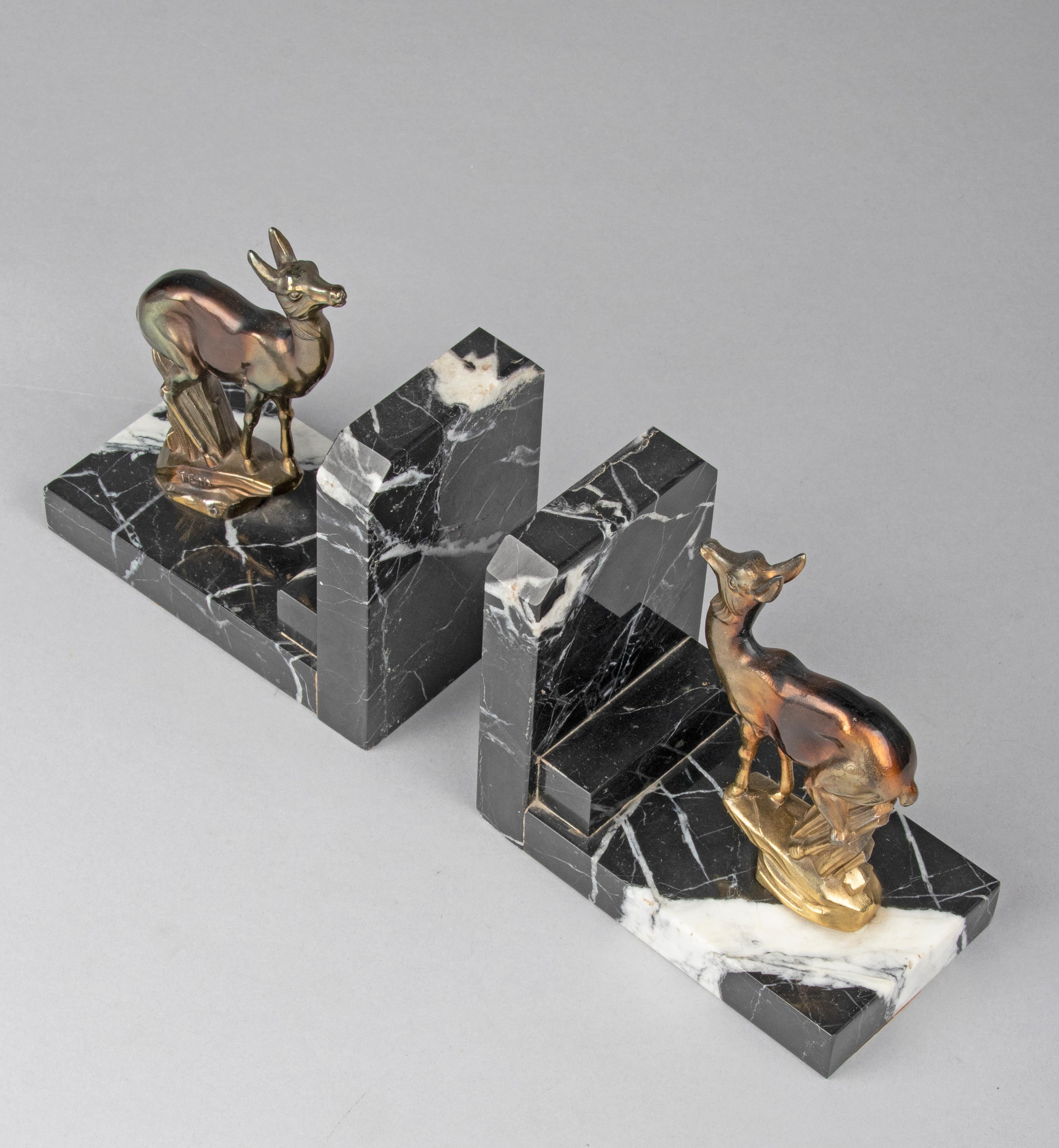 Pair of Art Deco Book-Ends with Deers Signed TEDD, Spelter and Marble For Sale 10