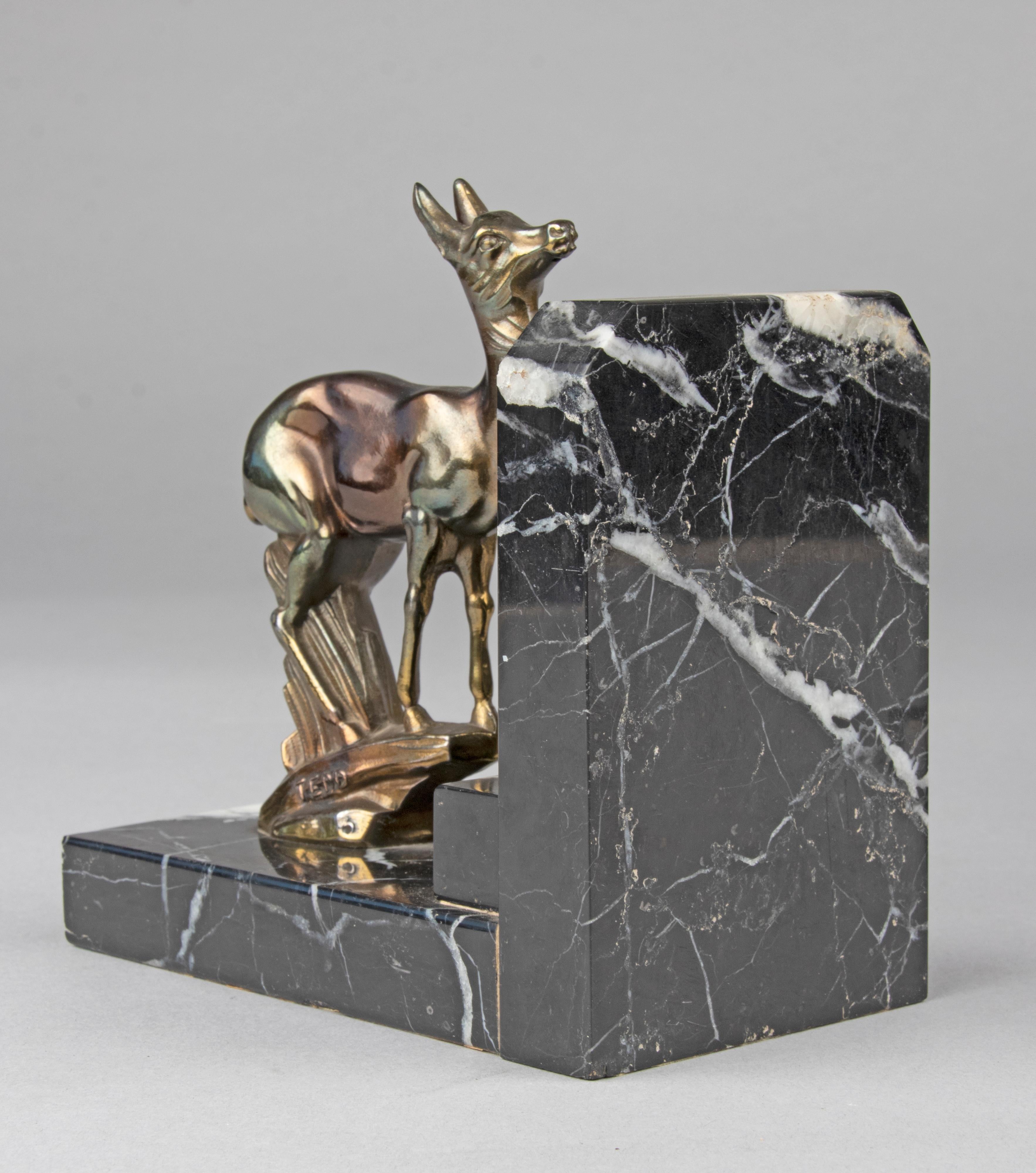 Pair of Art Deco Book-Ends with Deers Signed TEDD, Spelter and Marble For Sale 11