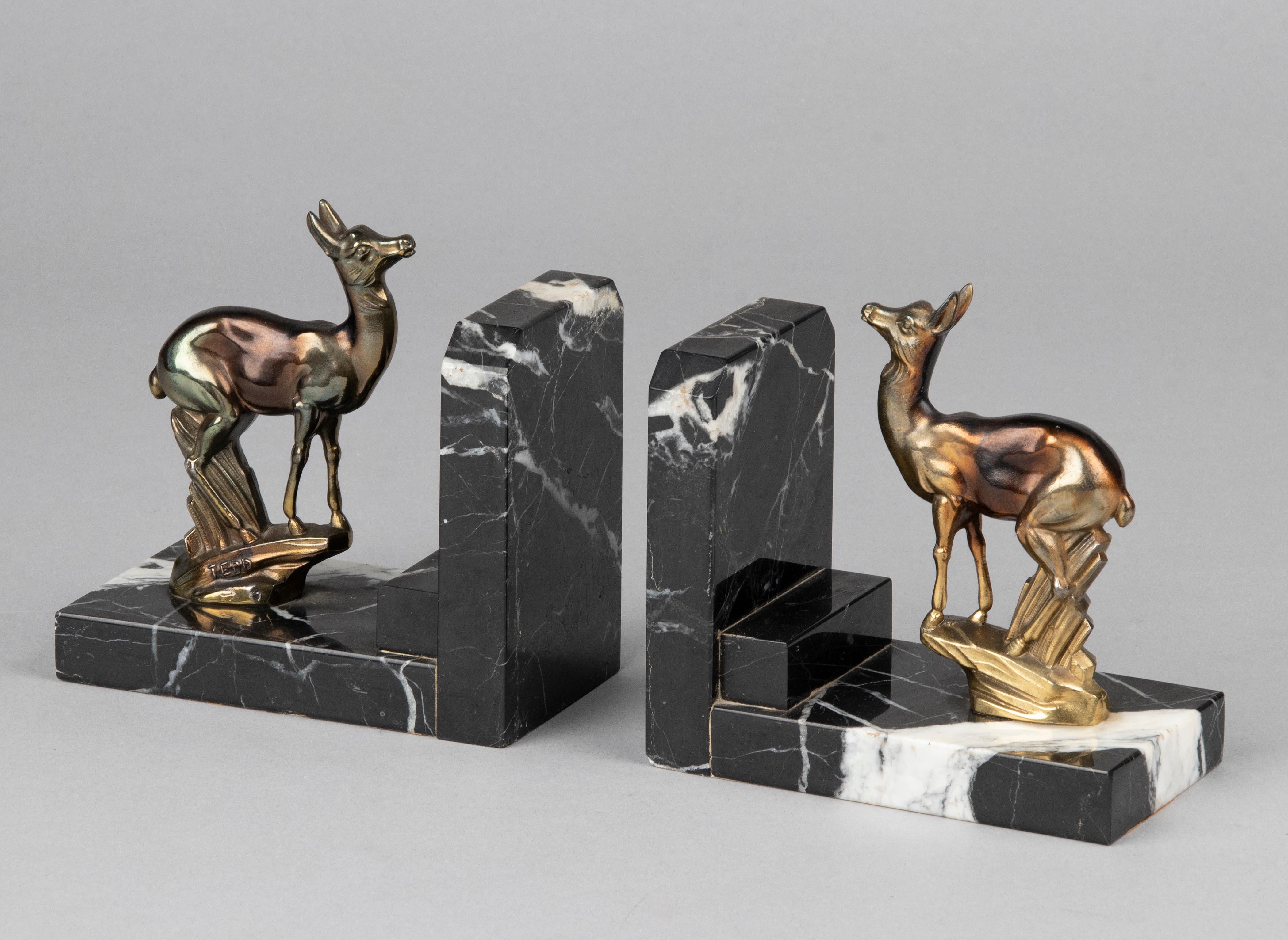 Pair of Art Deco Book-Ends with Deers Signed TEDD, Spelter and Marble For Sale 1