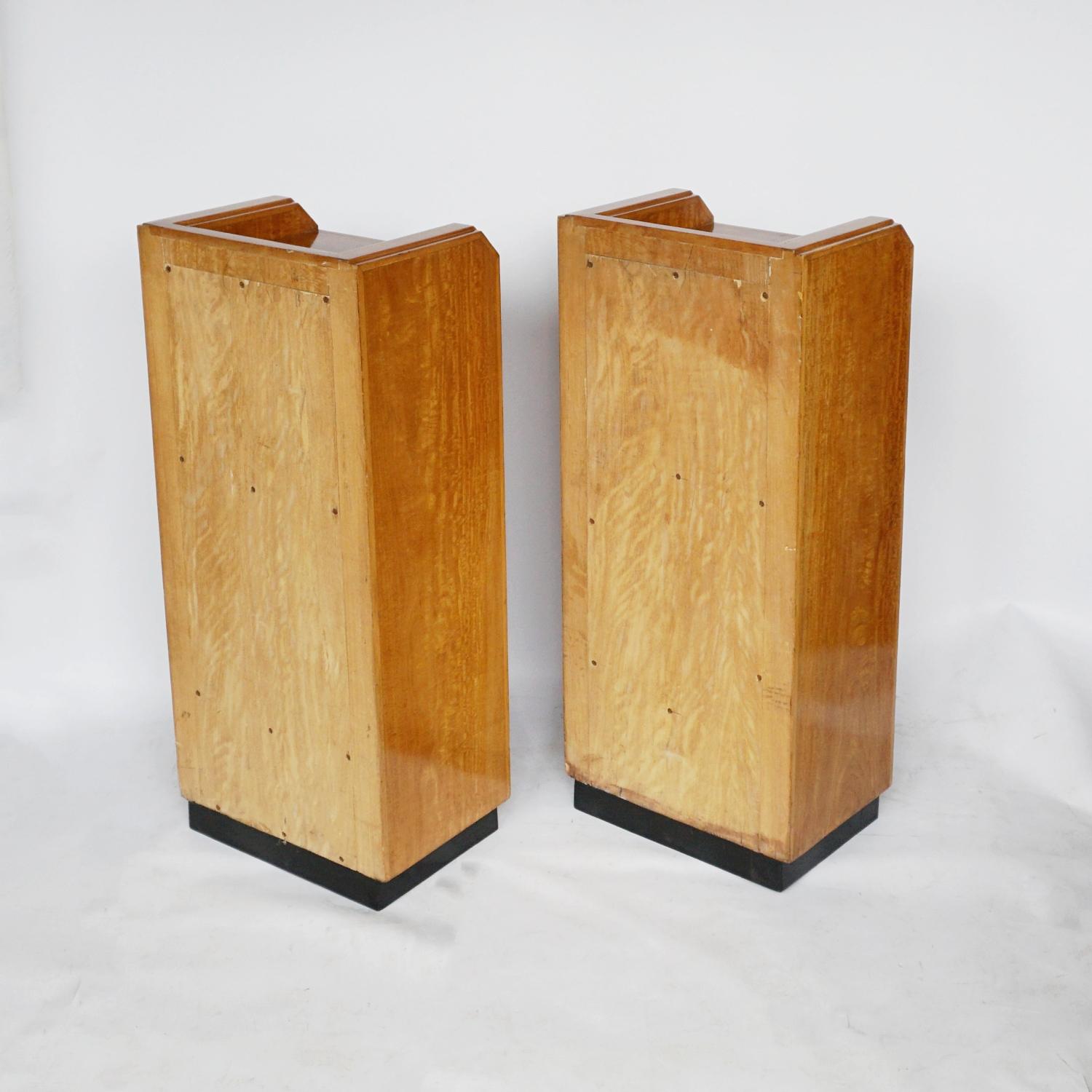 Pair of Art Deco Bookcases English, circa 1930 In Good Condition In Forest Row, East Sussex