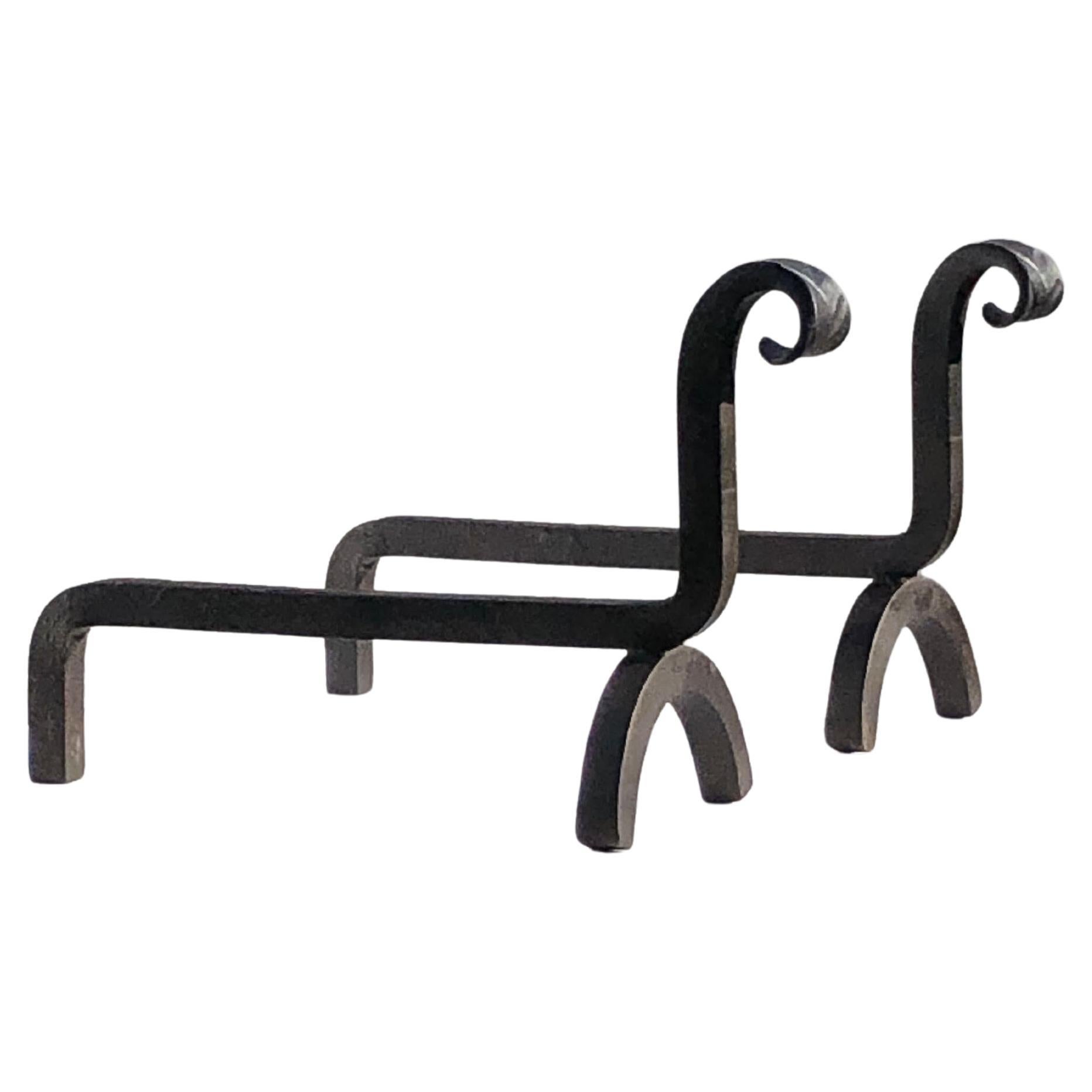 Ein Paar schmiedeeiserne ANDIRONS von ART-DECO BRUTALIST SHABBY-CHIC, Frankreich 1960