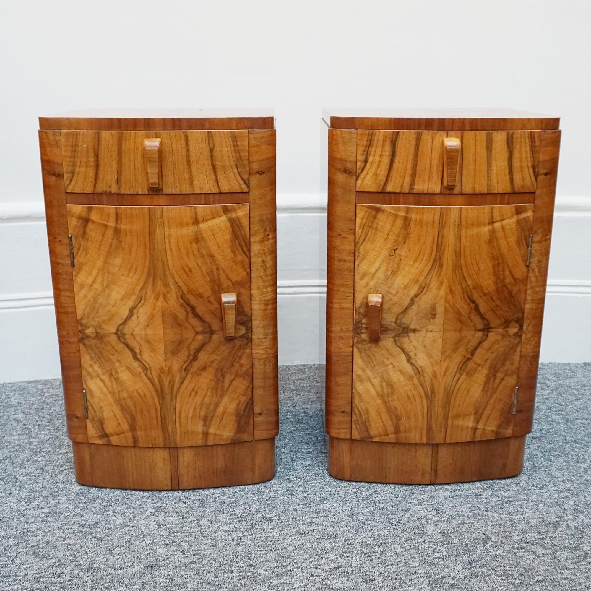 A Pair of Art Deco Burr Walnut Sidetables In Good Condition In Forest Row, East Sussex