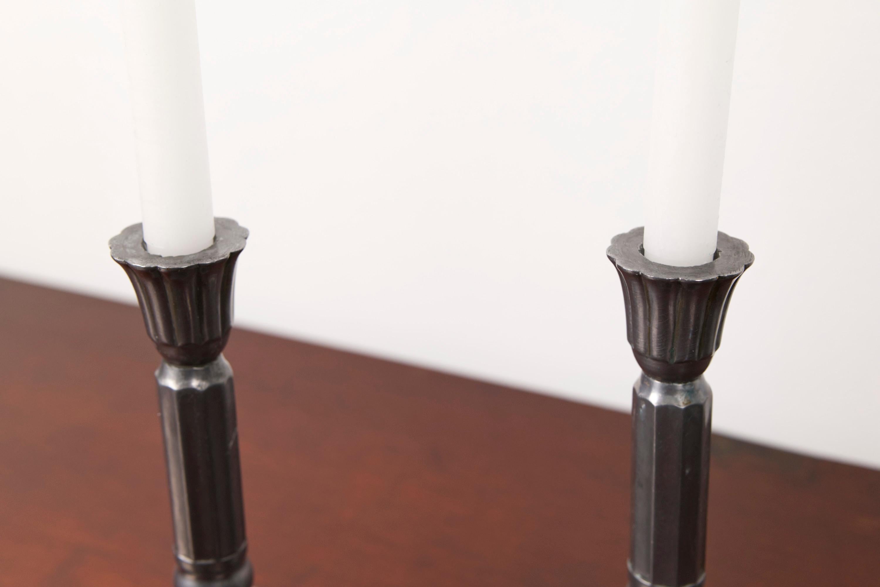 Milieu du XXe siècle A Pair of Art Deco candle sticks by Just Andersen, model D54, Denmark, 1930s en vente