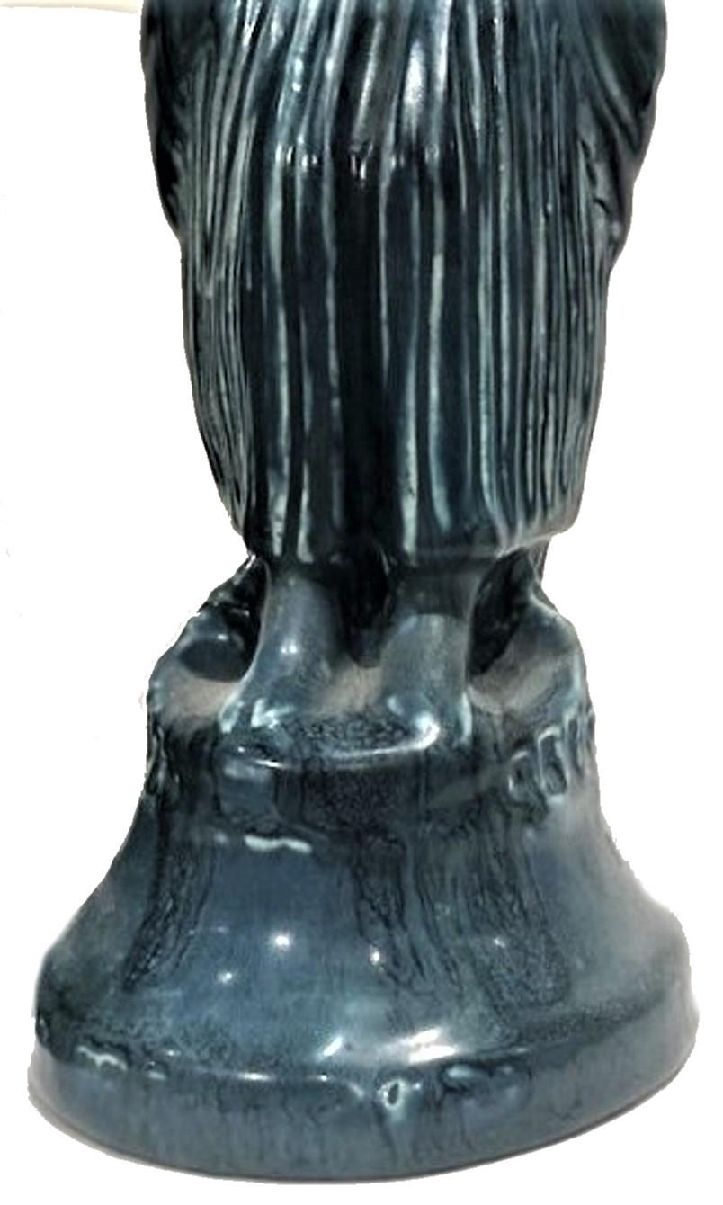 Pareja de candelabros de cerámica Art Déco de Roockwood Pottery, ca. 1920 en Bueno estado para la venta en New York, NY