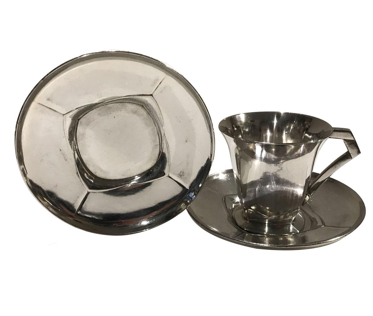 Pareja de tazas de café Art Déco con platillos Diseño Sue & Mare Gallia-Christofle Art Decó en venta