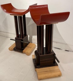 Ein Paar Art-Déco-Barhocker mit Curule-Muster und verschiedenen Hölzern, Belgien 1970.