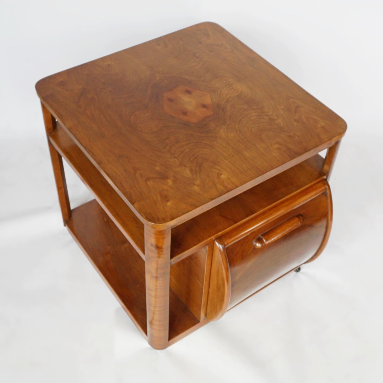 Pair of Art Deco Drinks Tables Burr & Figured Walnut English, Circa 1940 1