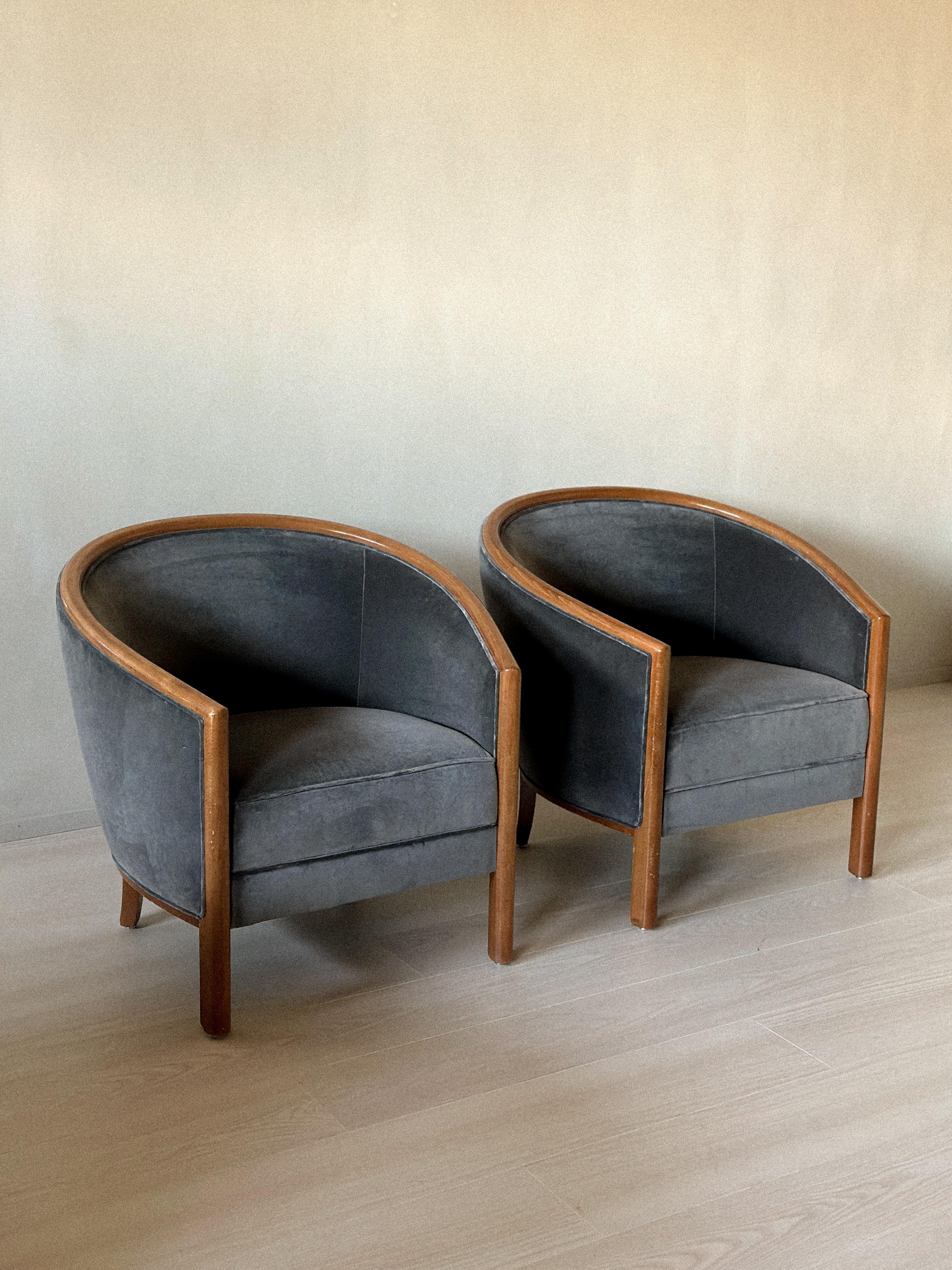 Norvégien Paire de chaises Œuf Art déco en velours, Scandinavie, vers les années 1960 en vente