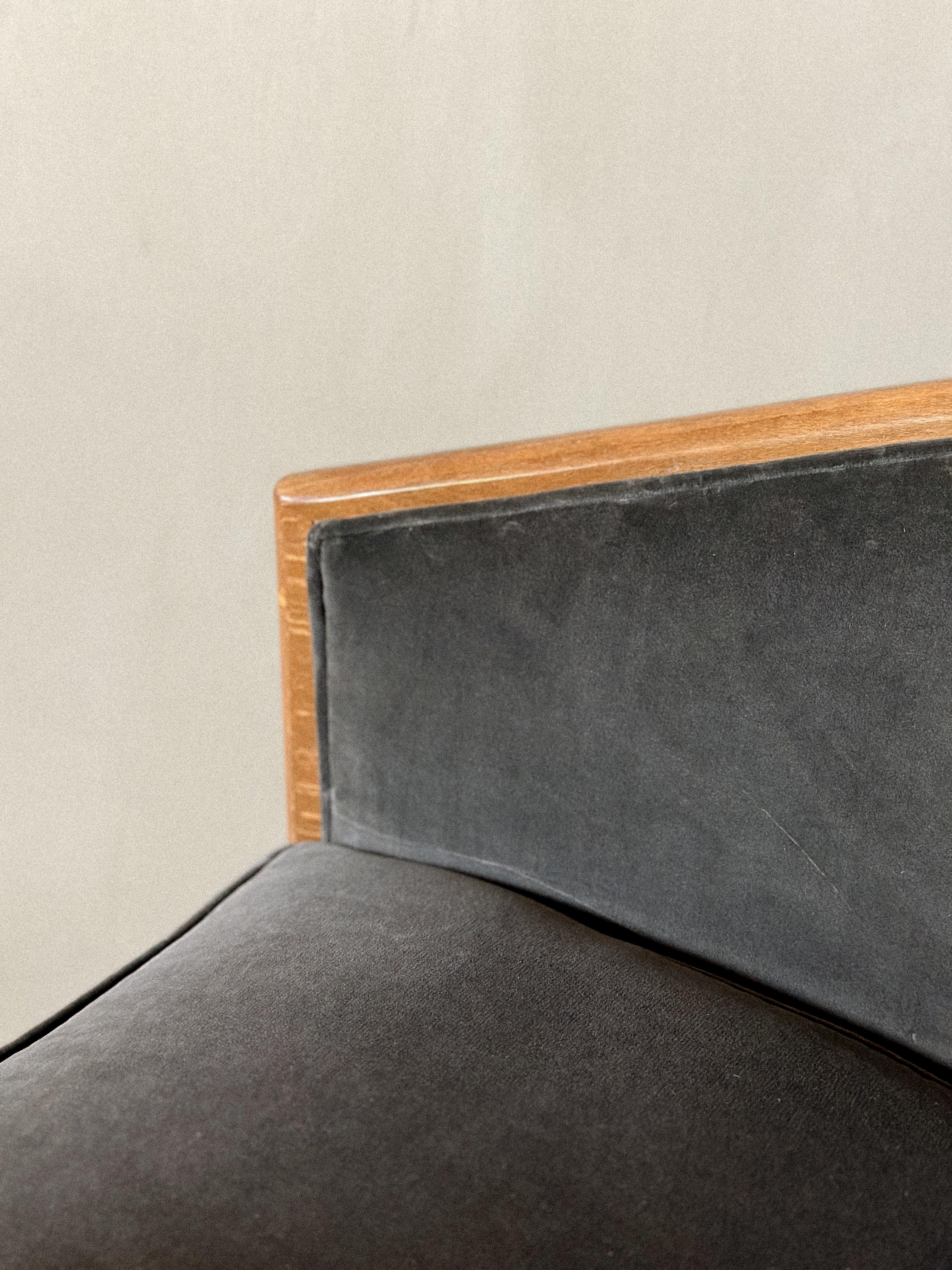 Chêne Paire de chaises Œuf Art déco en velours, Scandinavie, vers les années 1960 en vente