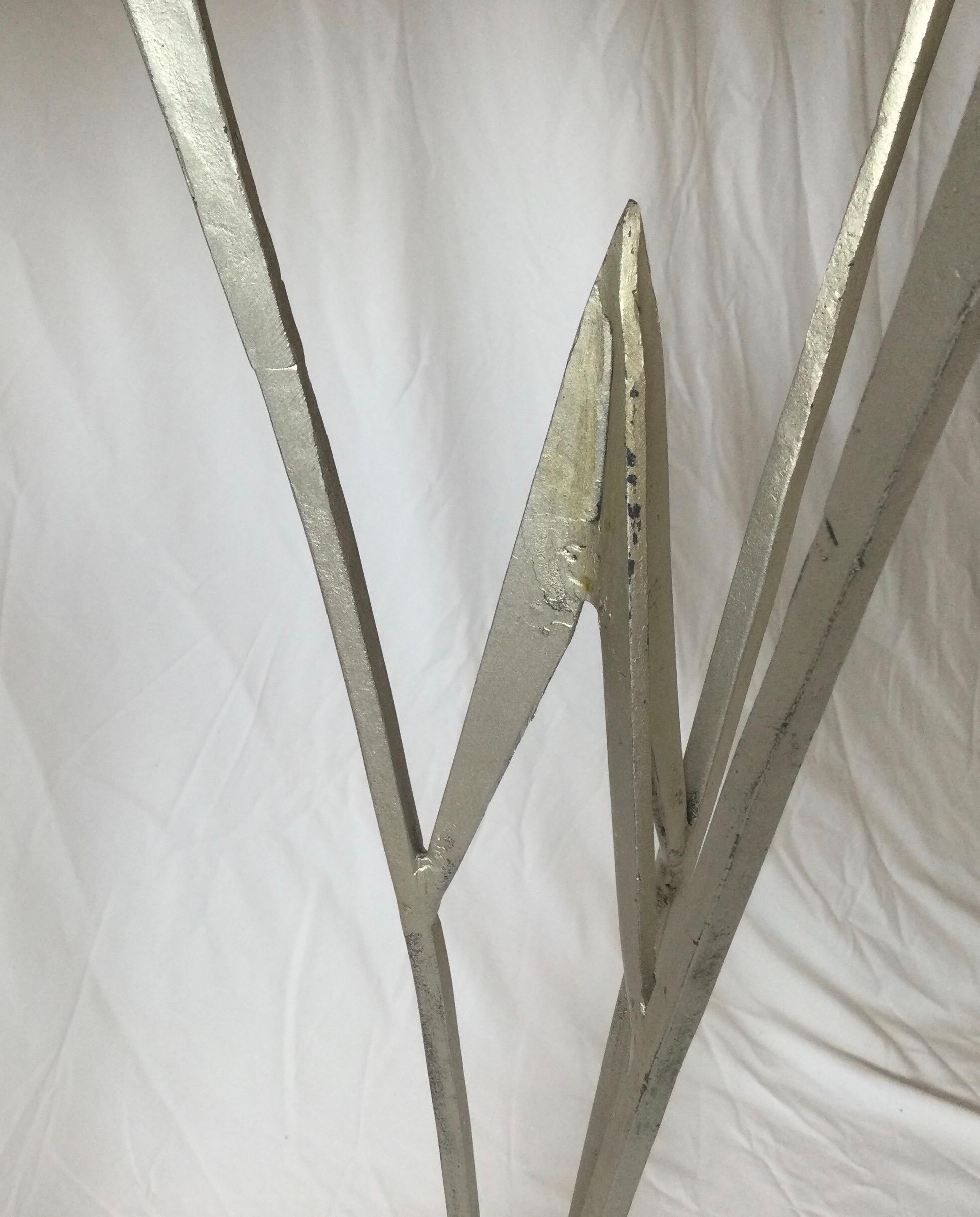 Paar Art-Déco-Pflanzgefäße aus Eisen und Kupfer, Warren MacArthur zugeschrieben im Zustand „Gut“ im Angebot in Lambertville, NJ