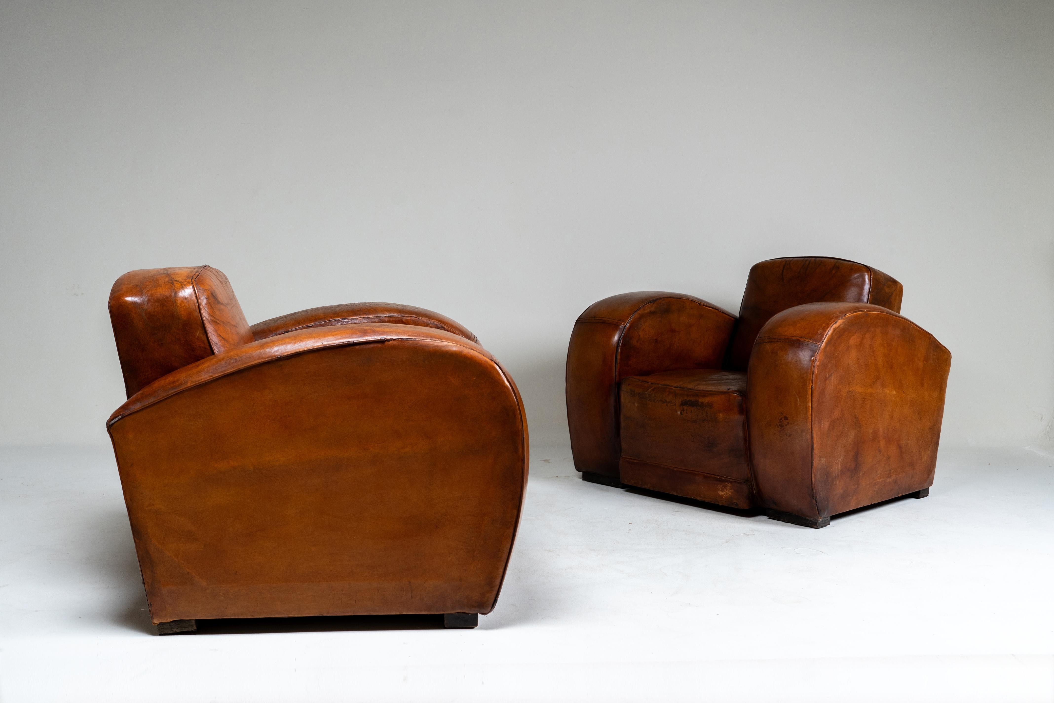 Paire de fauteuils club Art Déco en cuir, France vers 1930 en vente 3