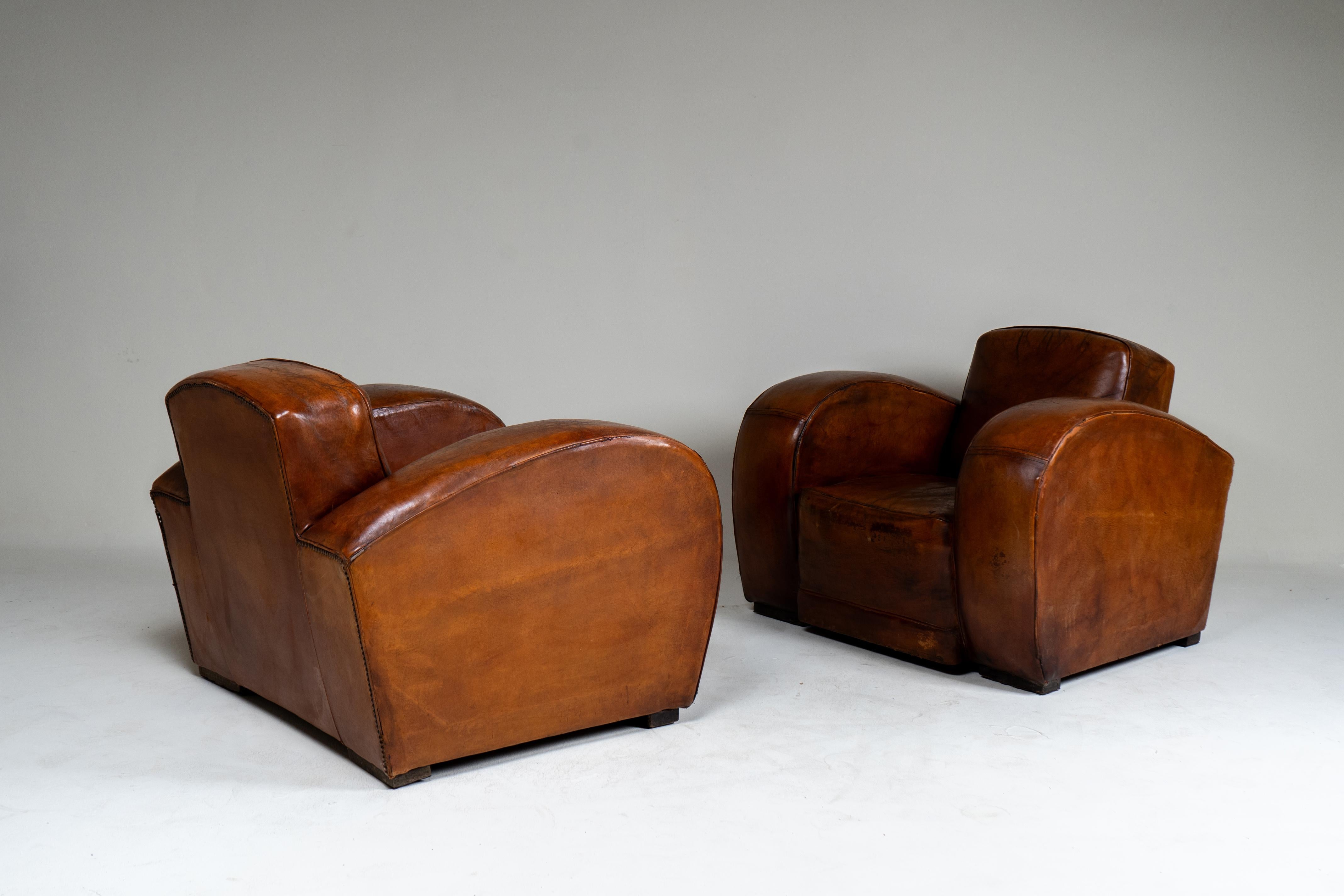 Paire de fauteuils club Art Déco en cuir, France vers 1930 en vente 4