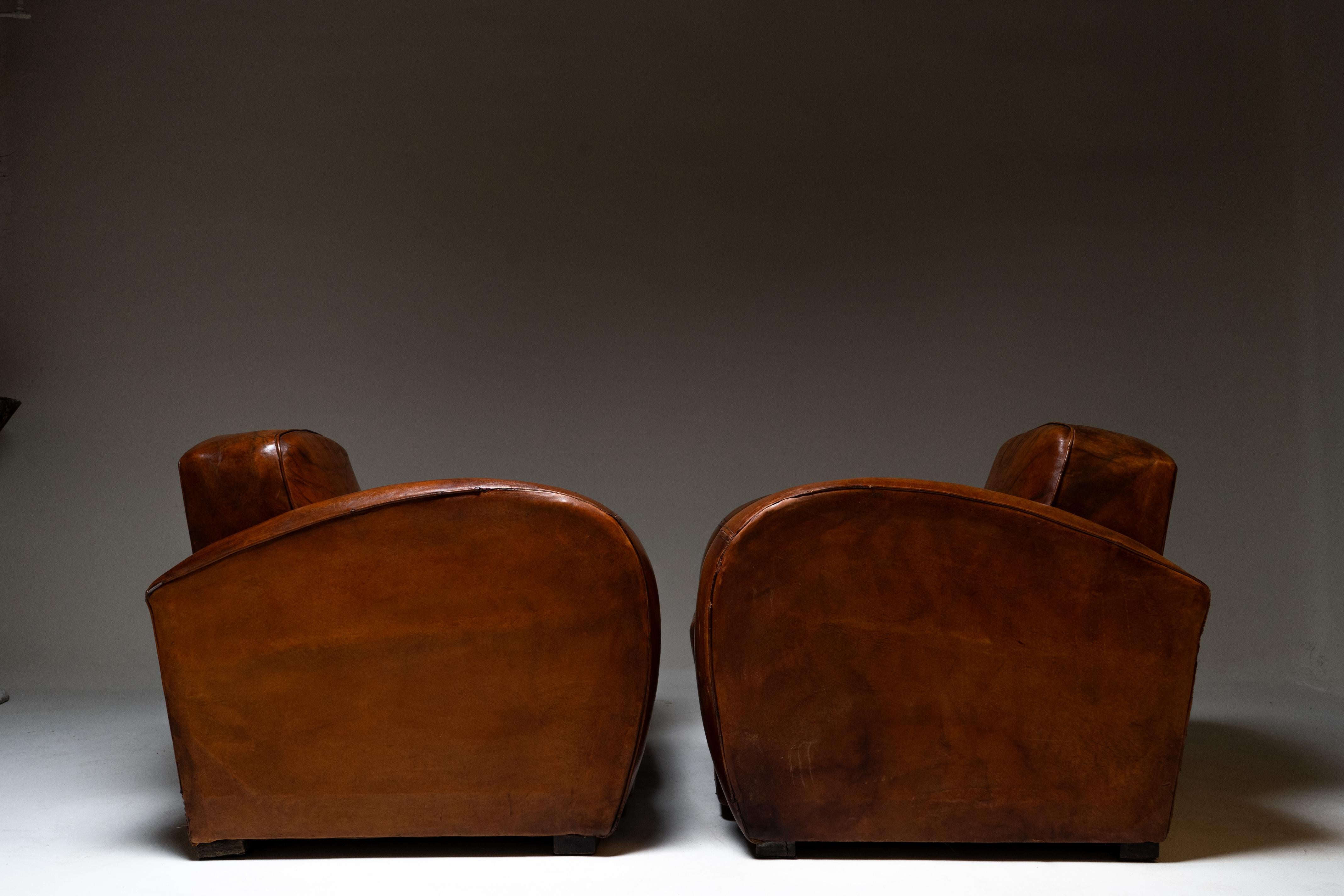 A Pair of Art Deco Leather Club Chairs, France c.1930 For Sale 7