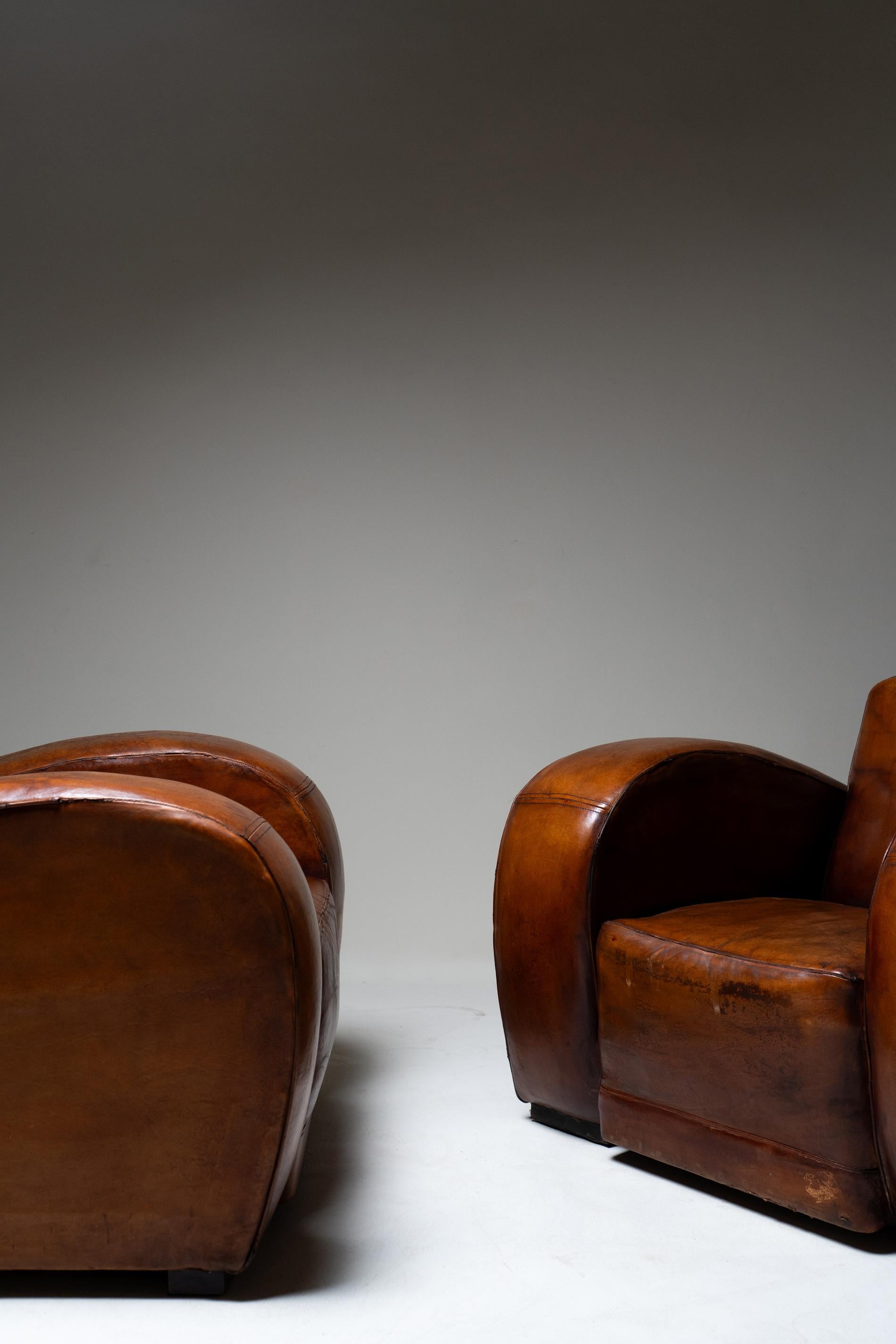 Paire de fauteuils club Art Déco en cuir, France vers 1930 en vente 7
