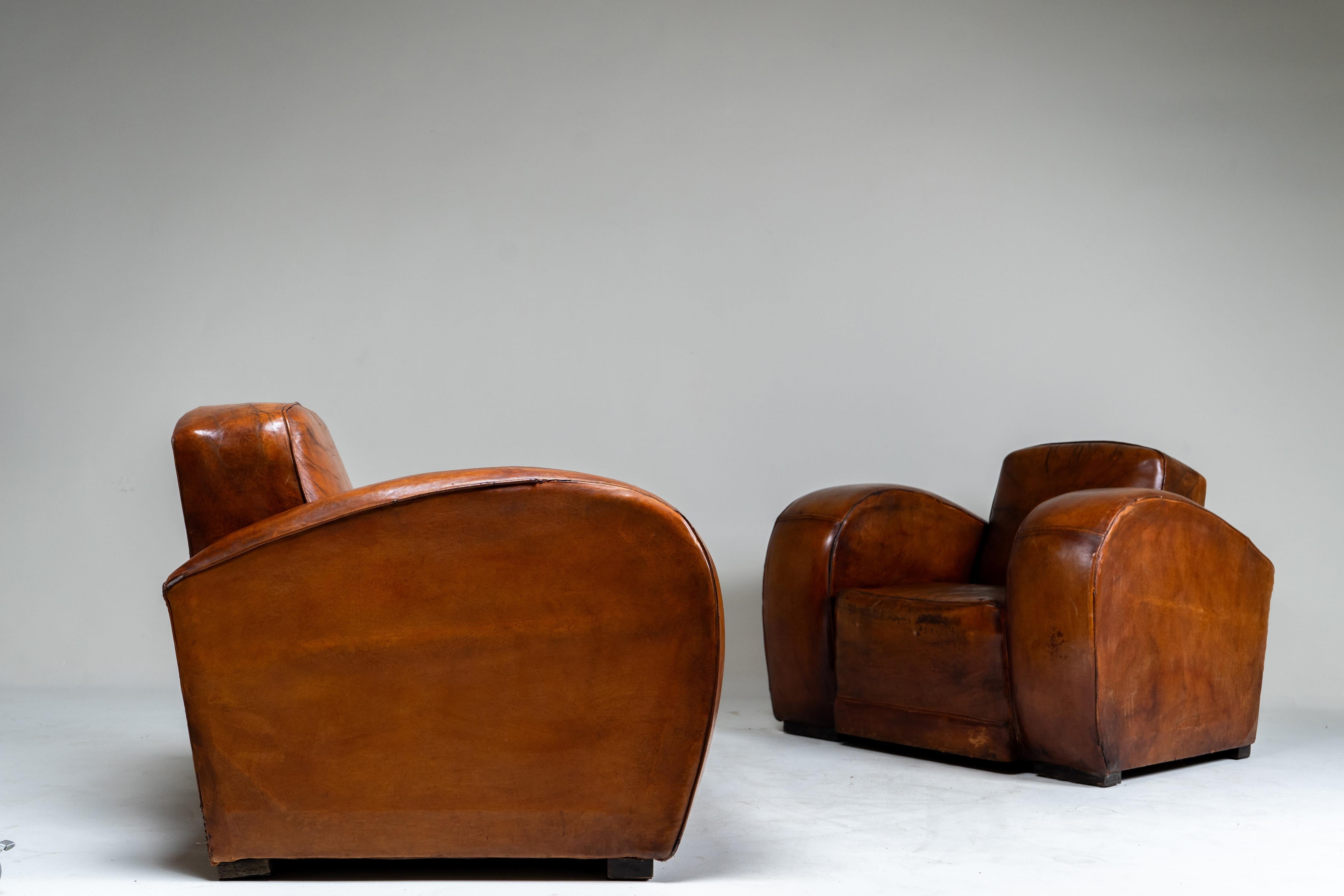 Paire de fauteuils club Art Déco en cuir, France vers 1930 en vente 8