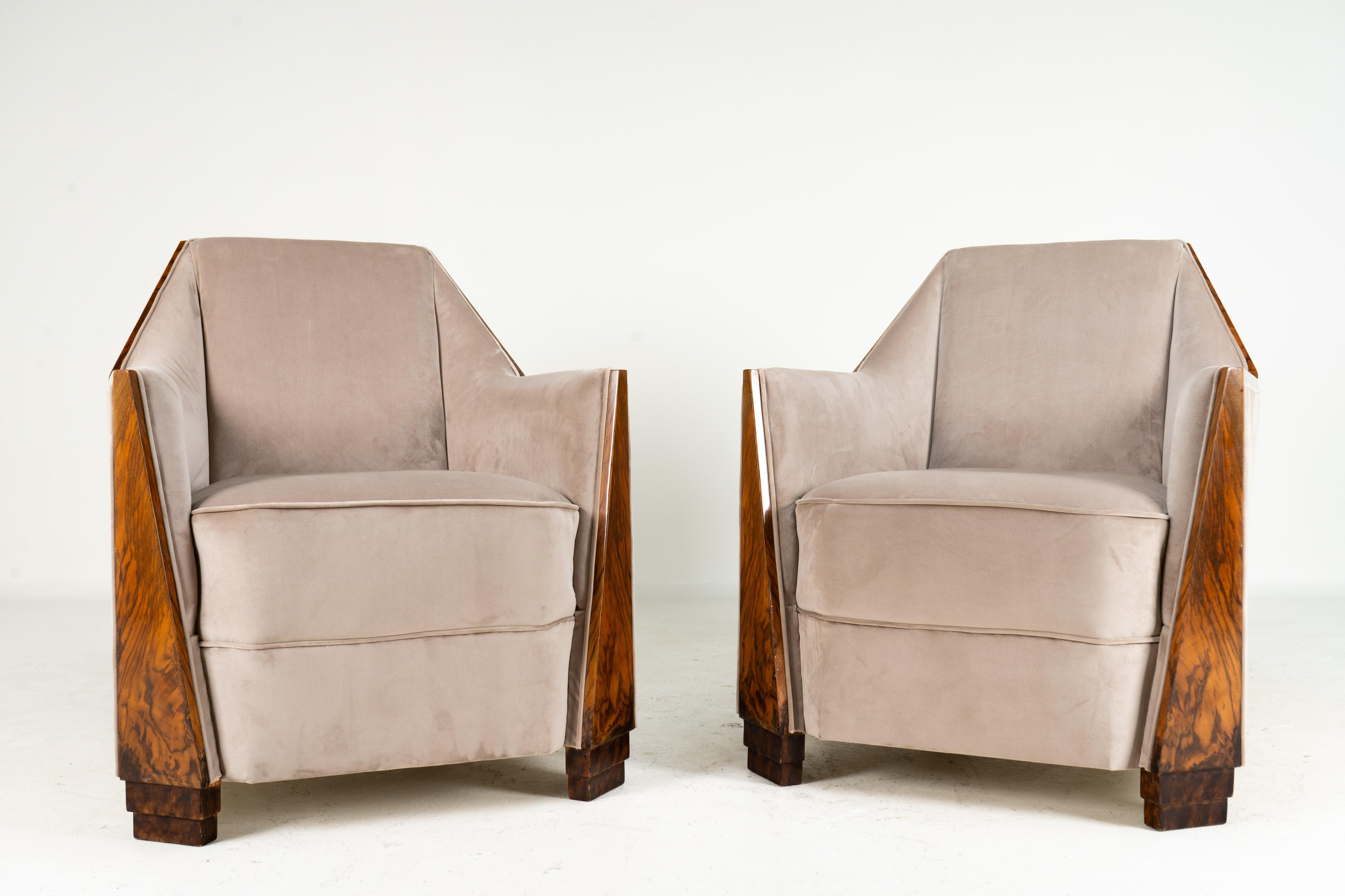 Exemplifying the refined elegance of French Art Deco design, these lounge chairs in the style of Maison Dominique capture the spirit of the 1930s with sculptural precision and luxurious materials. Crafted with great attention to detail, they feature
