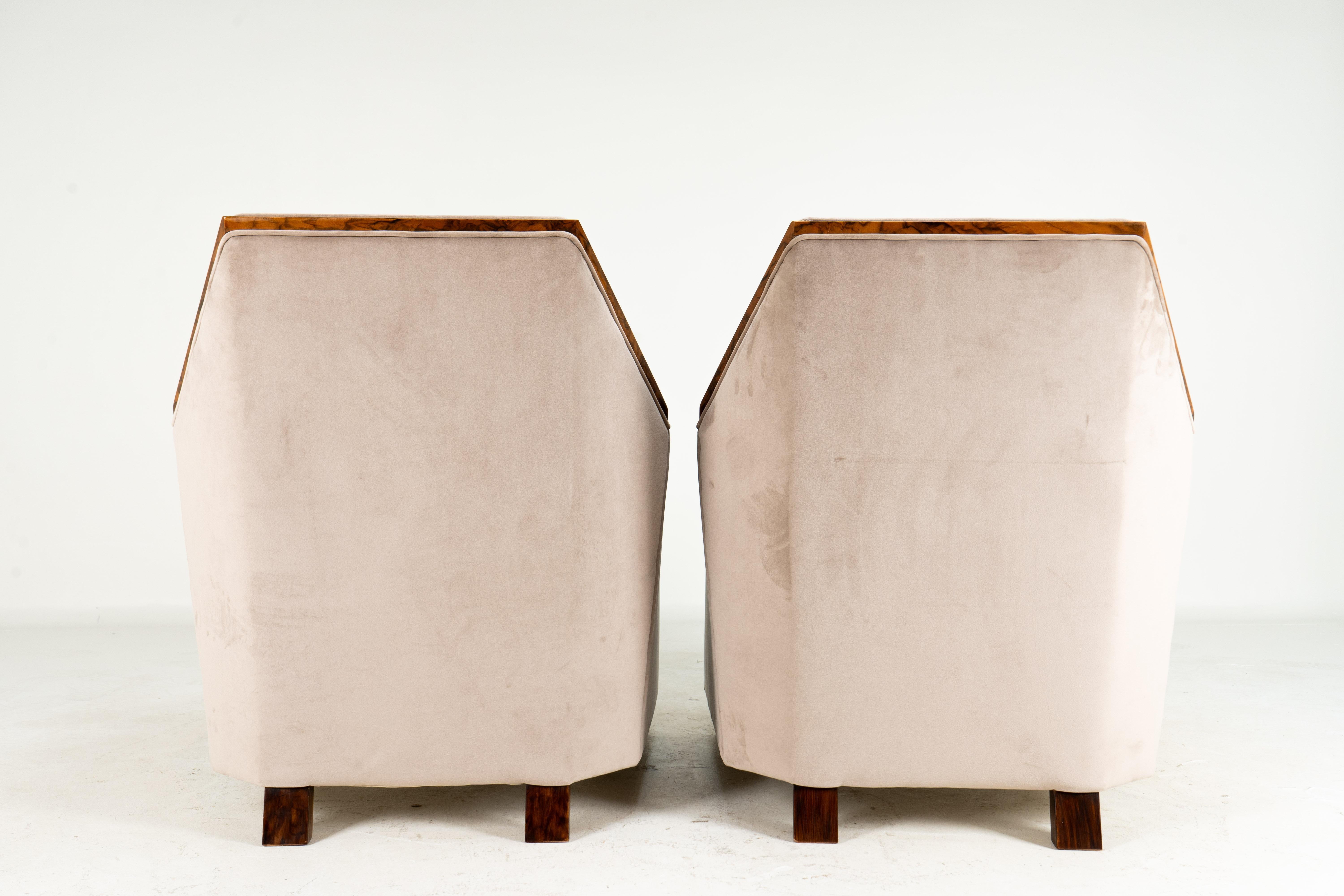 A Pair of Art Deco Lounge Chairs in the Style of Maison Dominique In Good Condition For Sale In Chicago, IL