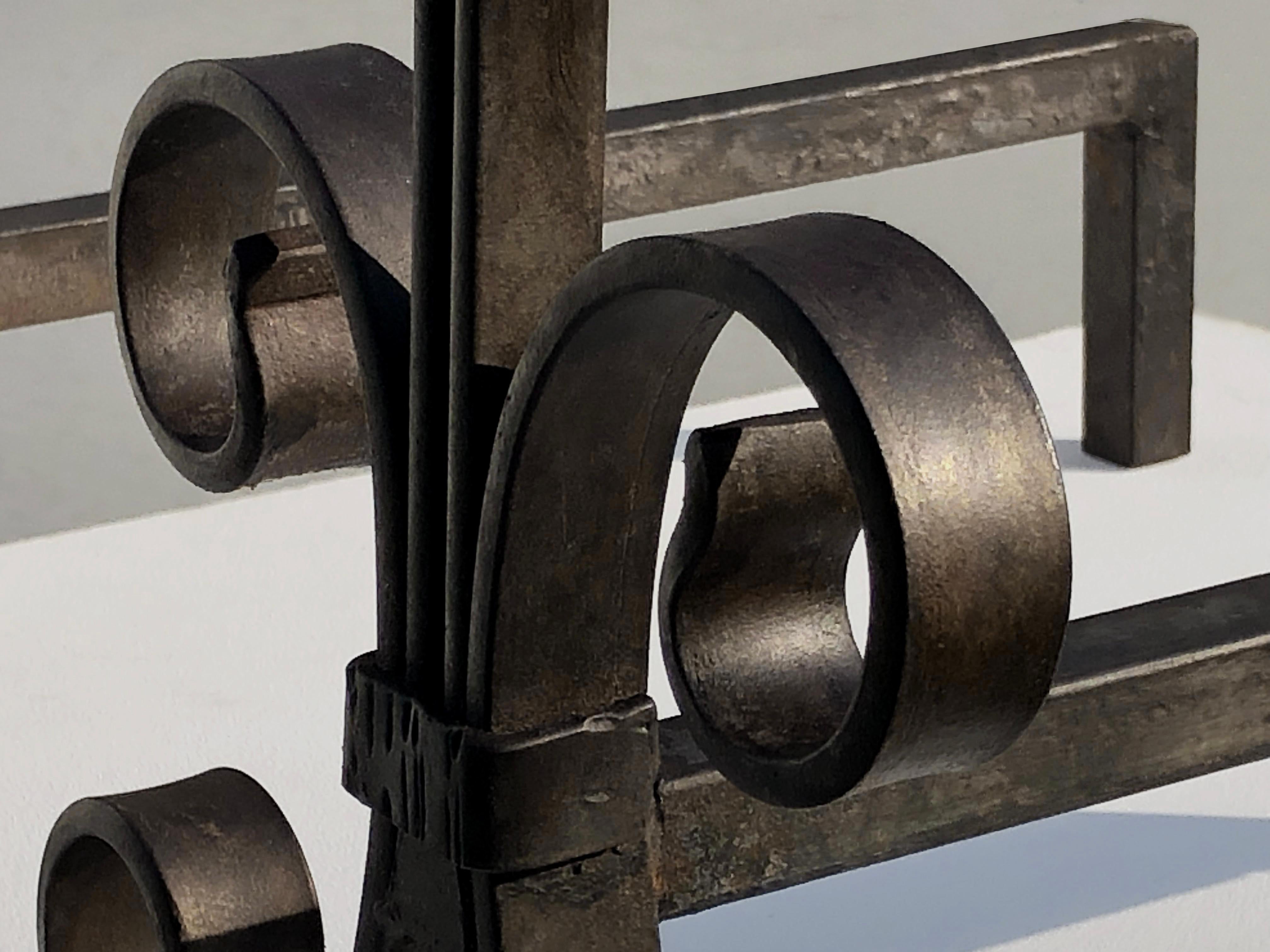 Milieu du XXe siècle Paire de fer forgé ART-DECO NEOCLASSICAL SHABBY-CHIC  ANDIRONS, France 1930 en vente
