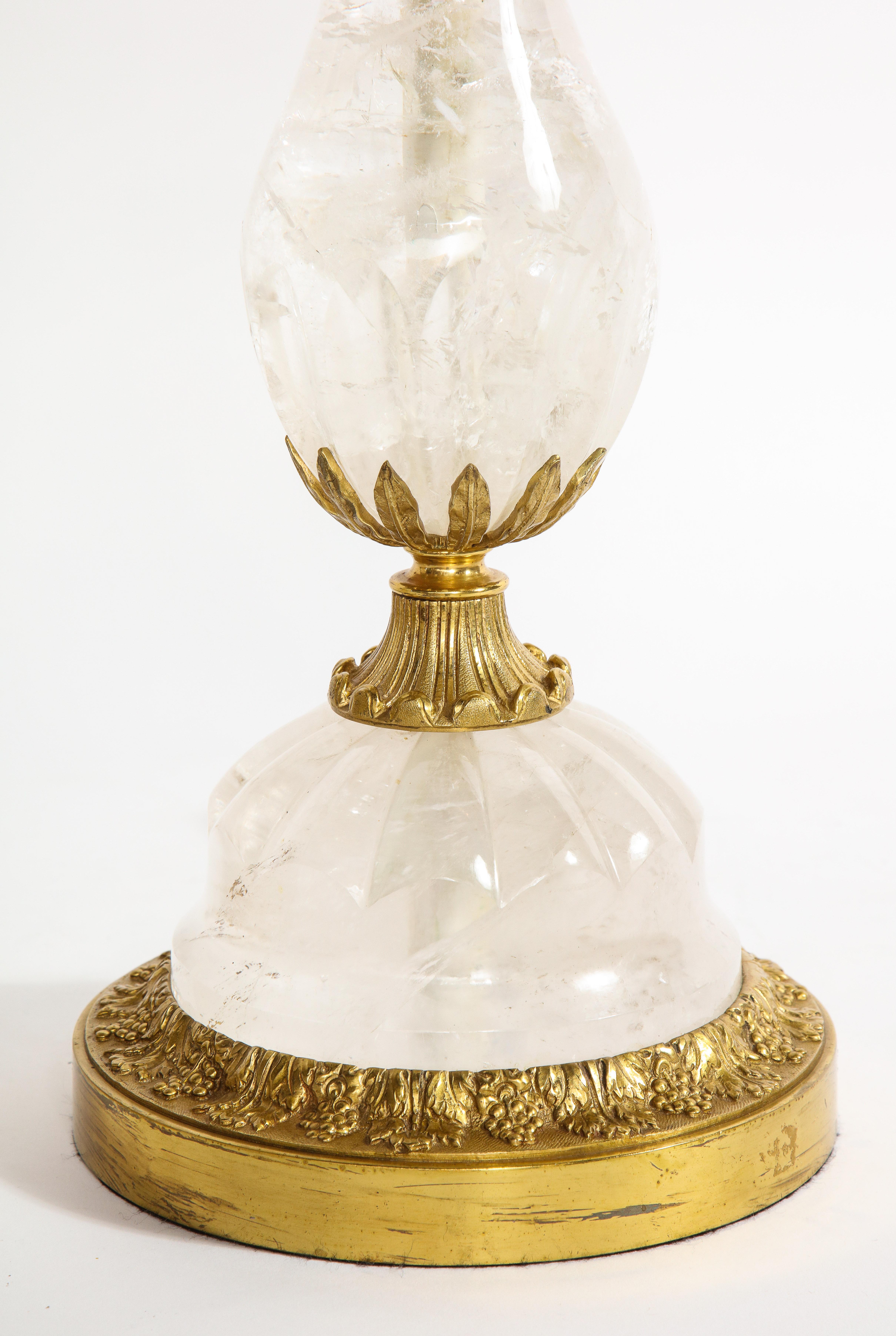 Art déco Paire de lampes Art Déco en cristal de roche et quartz montées sur bronze doré en forme de palmier en vente