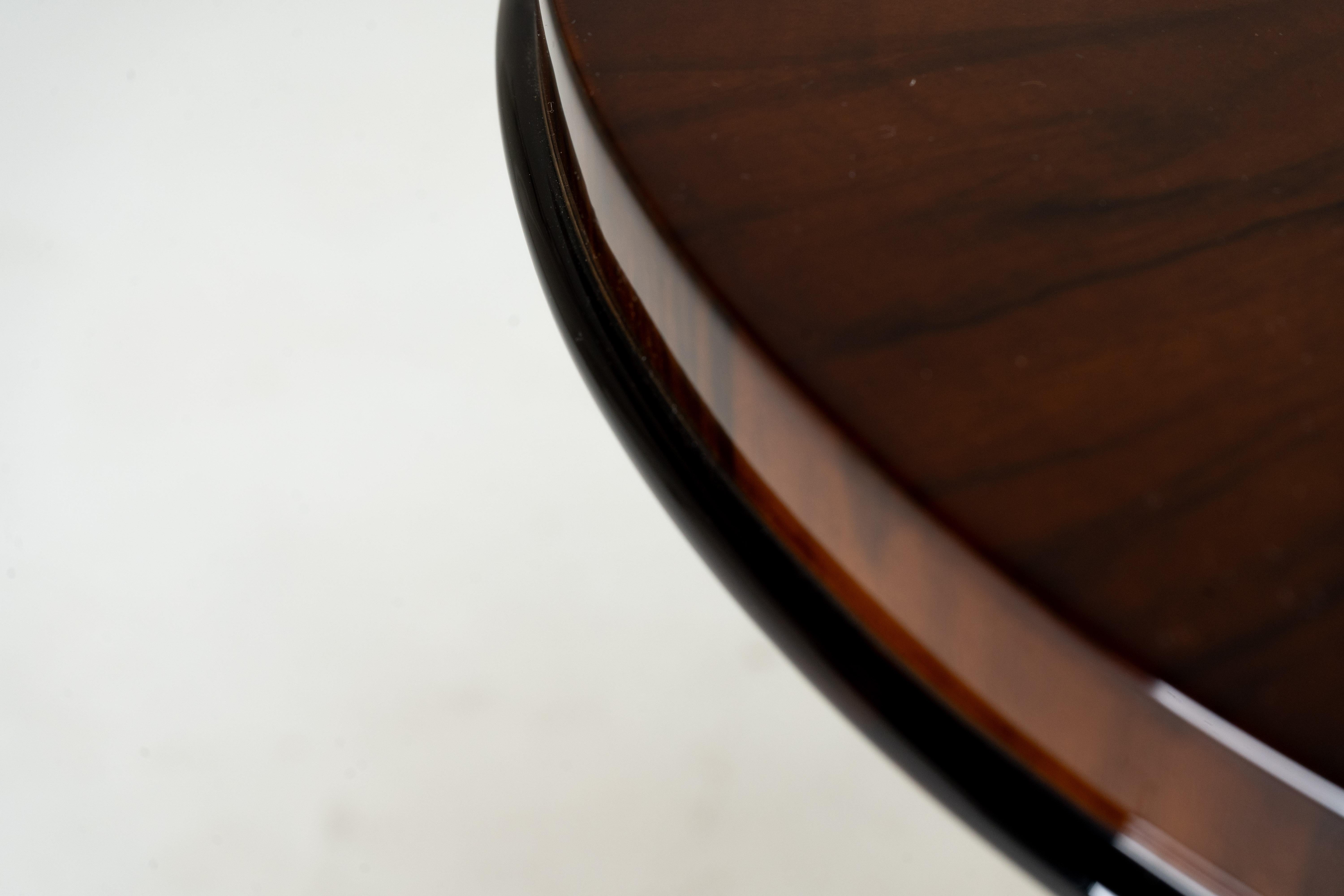 20th Century A Pair of Art Deco Side Tables For Sale