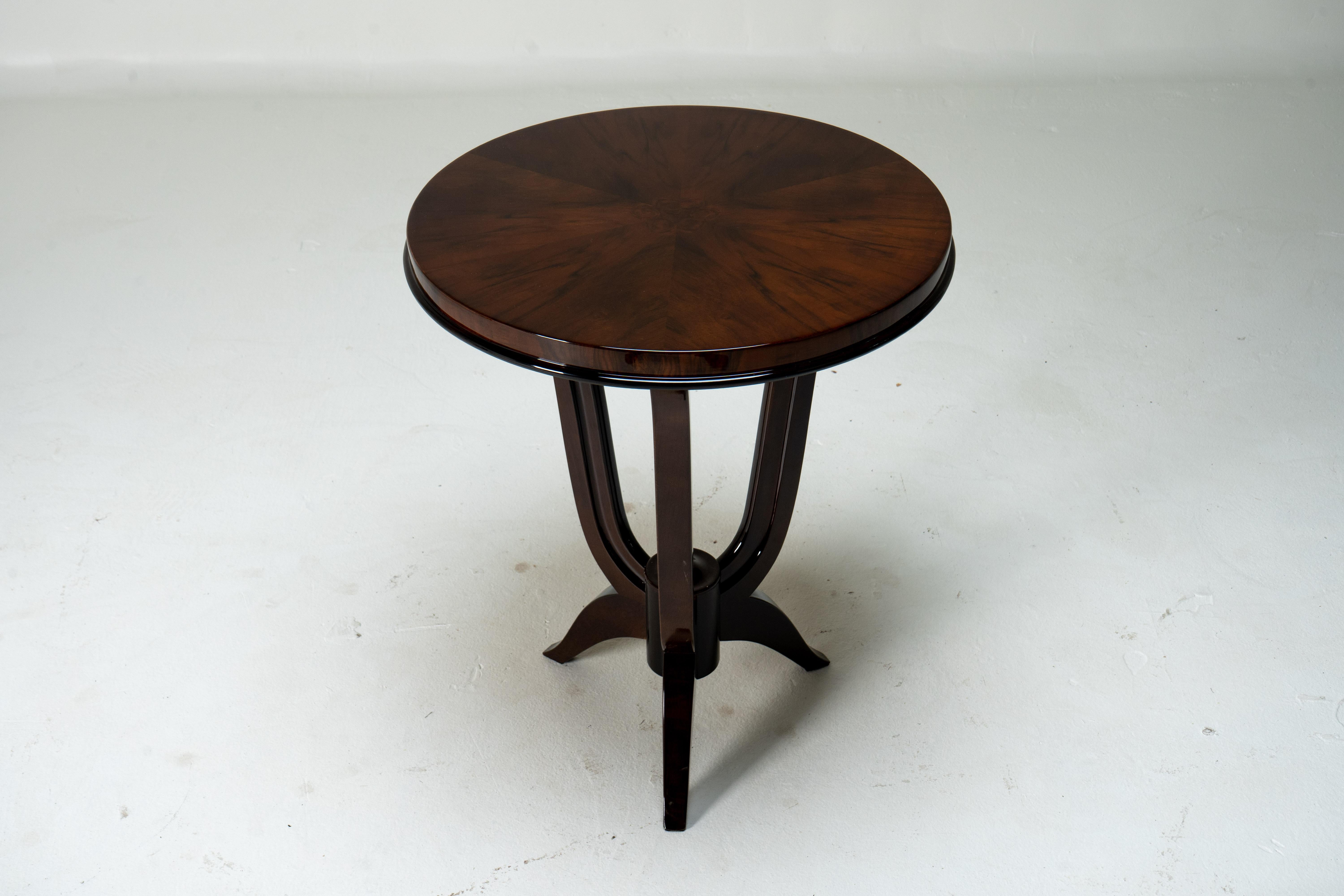 Walnut A Pair of Art Deco Side Tables For Sale
