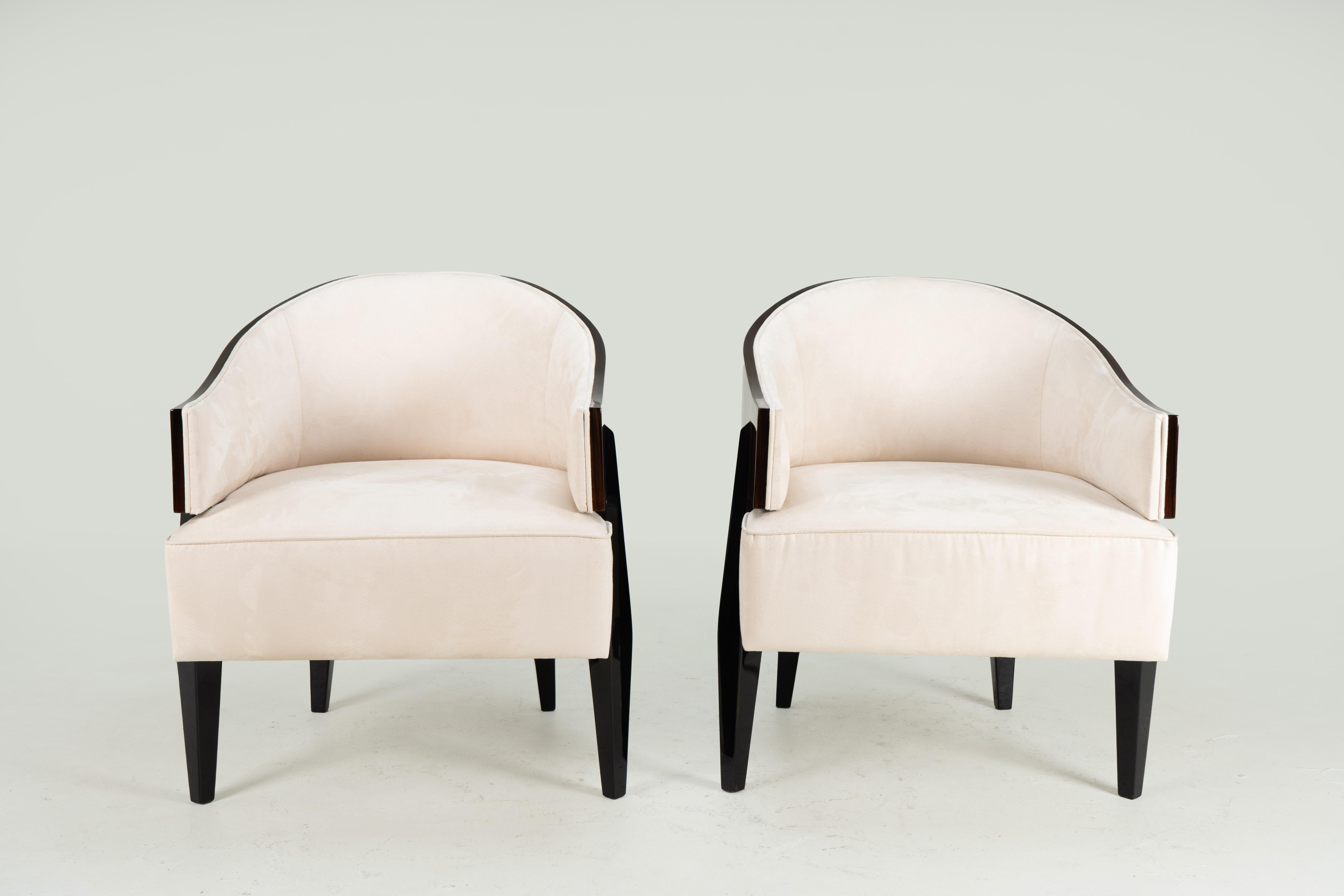 French A Pair of Art Deco Style Curved-Back Lounge Chairs For Sale