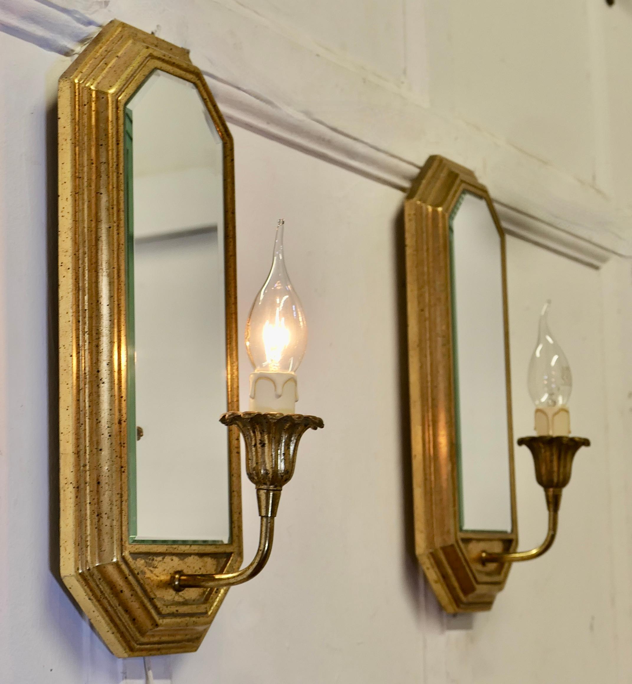 Ein Paar Art Deco Style Girandole Wall Mirror Lights  Ein hervorragendes Paar (20. Jahrhundert) im Angebot