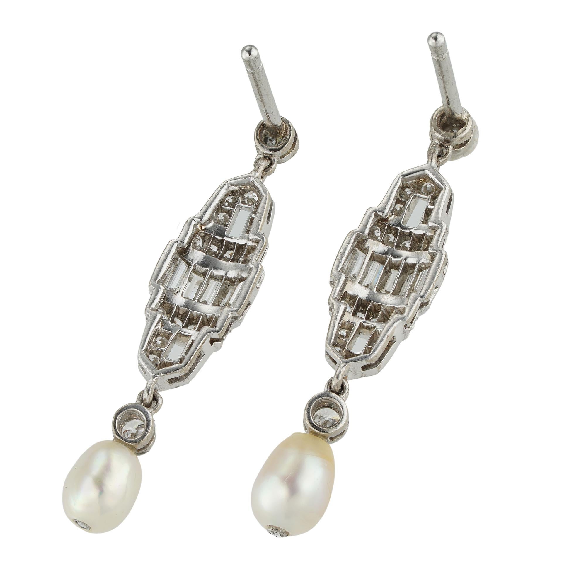 Pair of Art Deco Style Pearl and Diamond Drop Earrings In Good Condition For Sale In London, GB