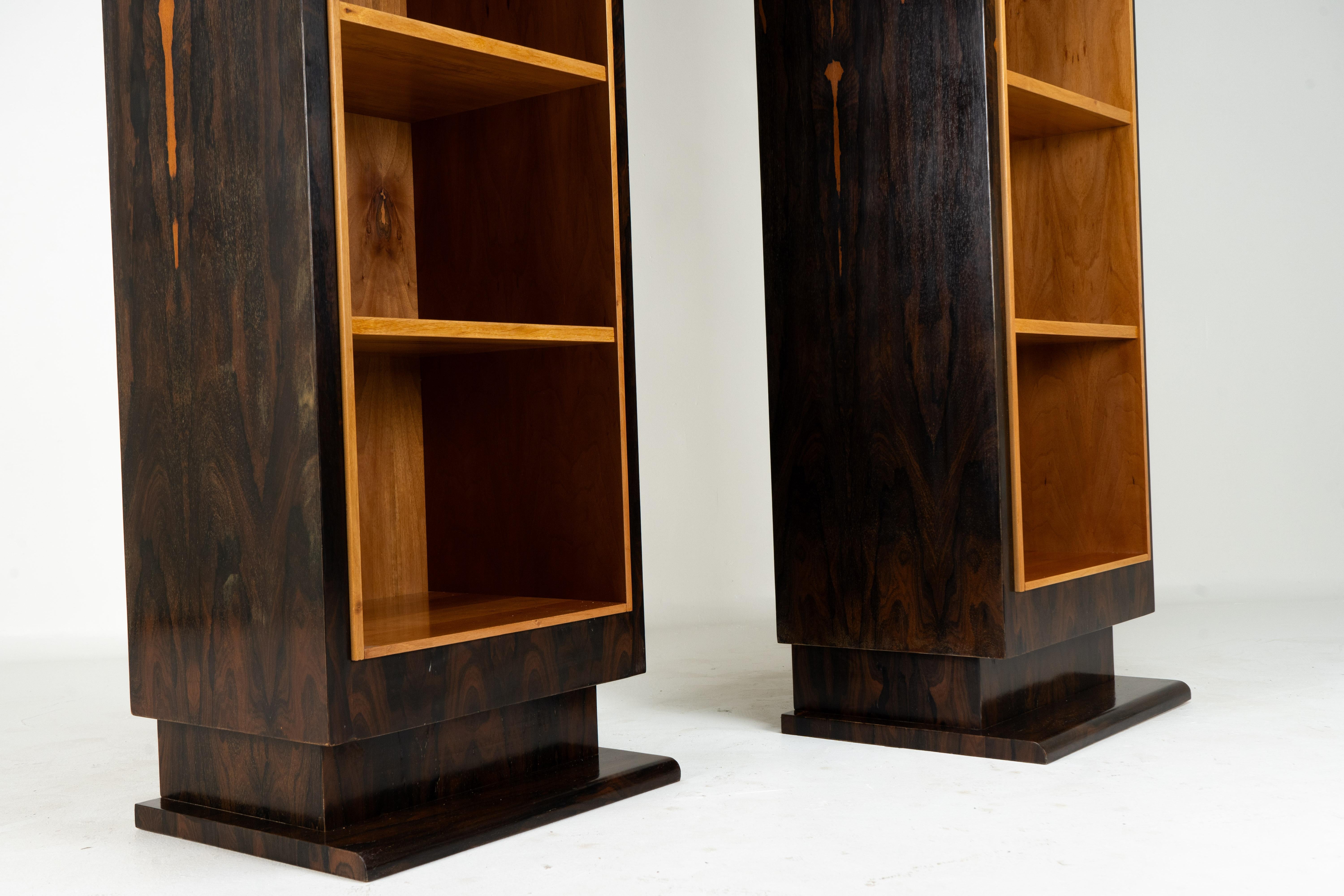 A Pair of Art Deco Tower Display Cases For Sale 7