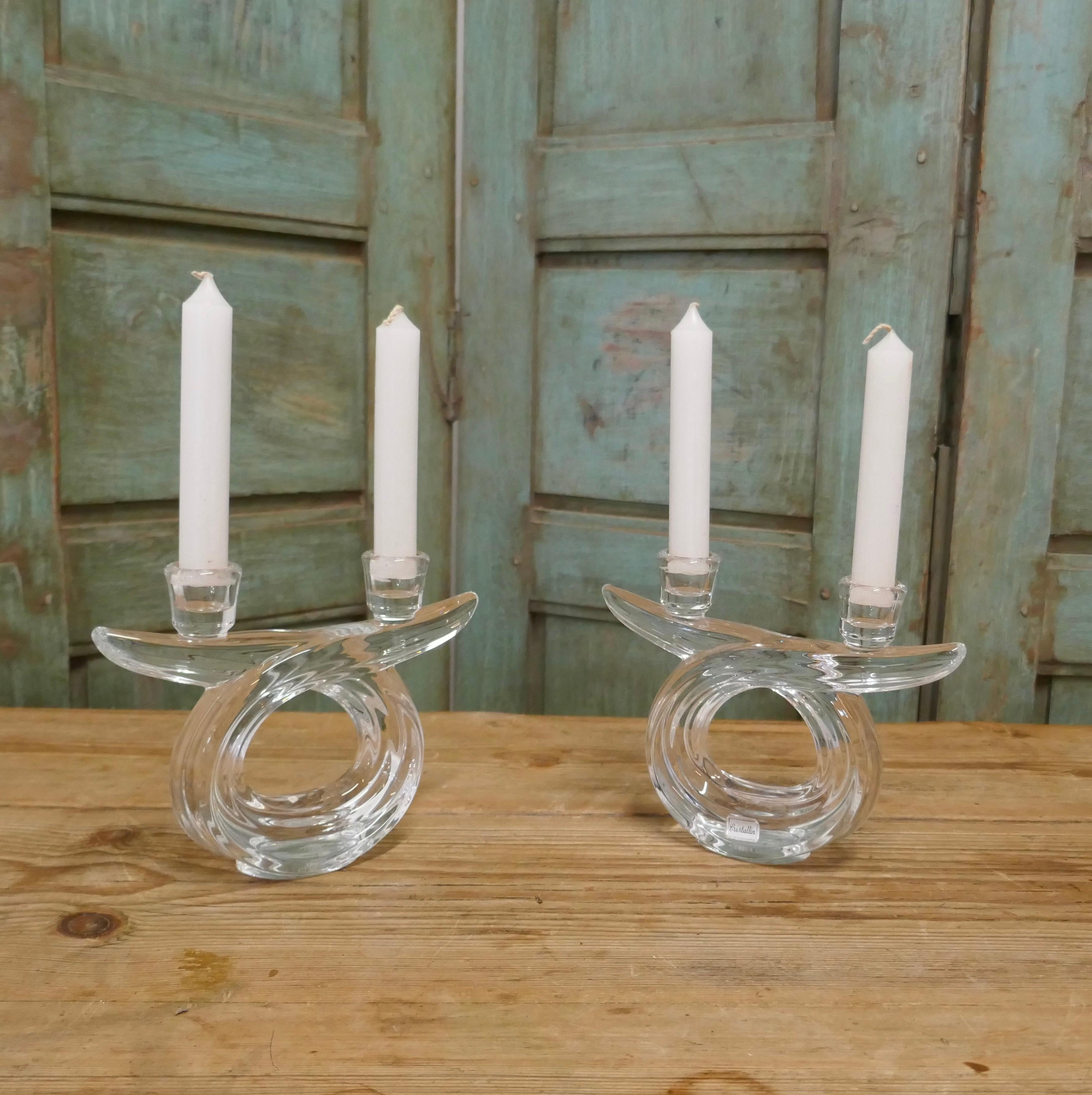 A pair of Art Deco twin crystal candle sticks


A delightful pair, each in the shape of a knotted bandana, the design is marked Vannes Art on the bottom and they date from the 1950s 


In good condition, the candleholders are 6” tall, 8” wide
