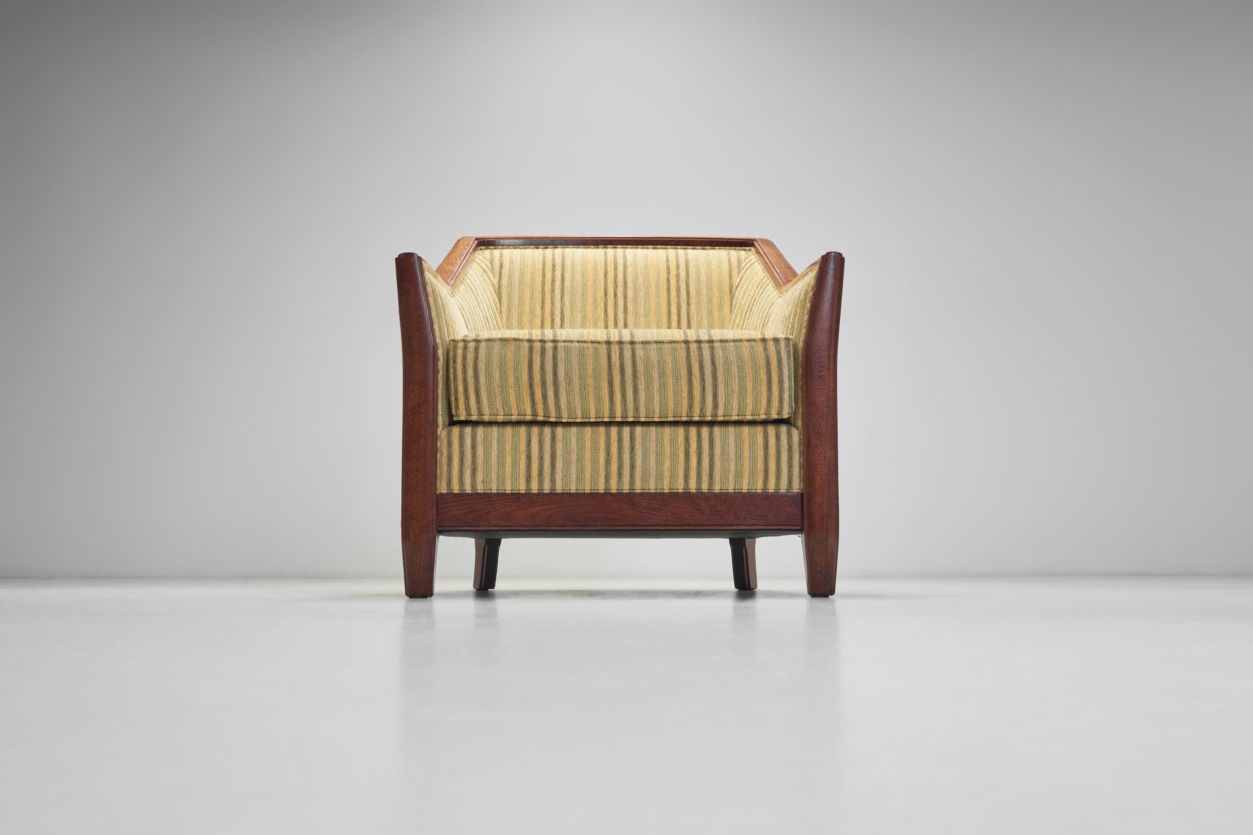 Paire de fauteuils modernistes tapissés par Burov, France, milieu du 20e siècle en vente 9