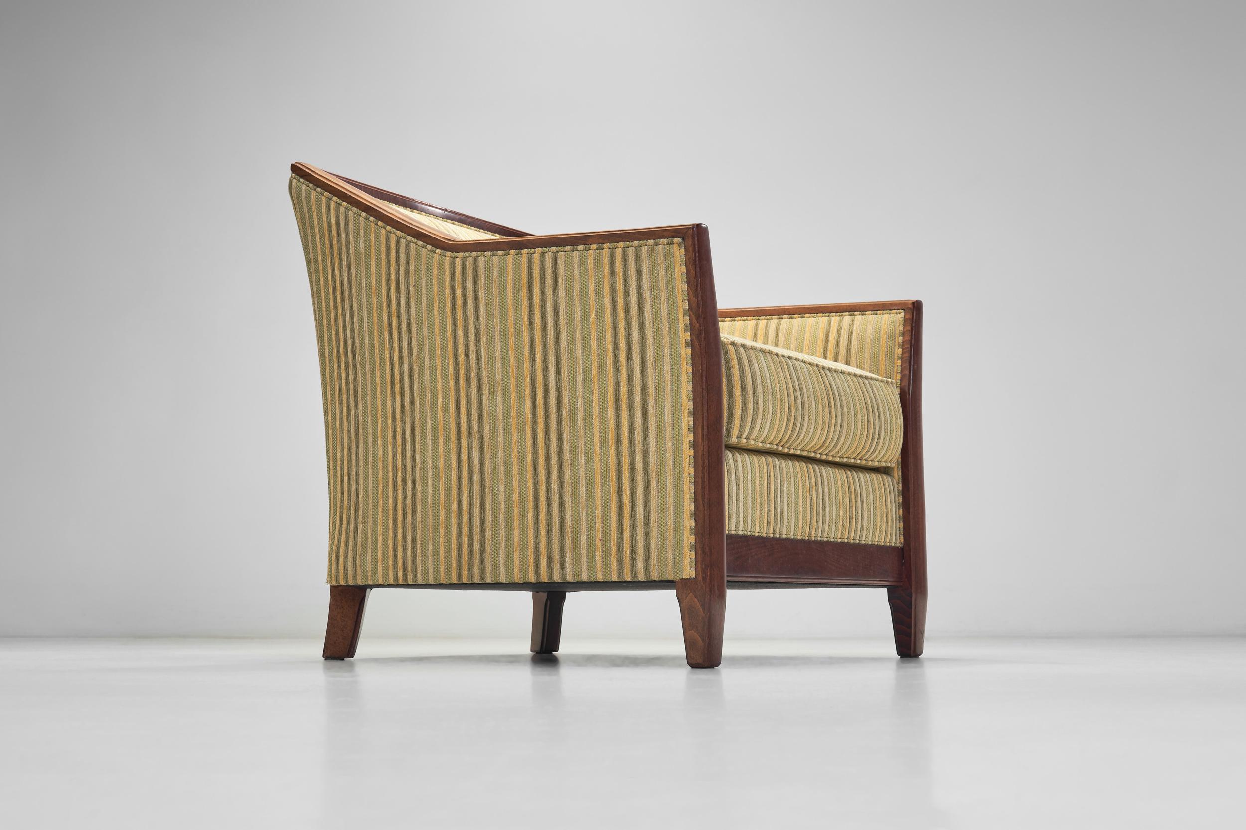 Paire de fauteuils modernistes tapissés par Burov, France, milieu du 20e siècle en vente 1