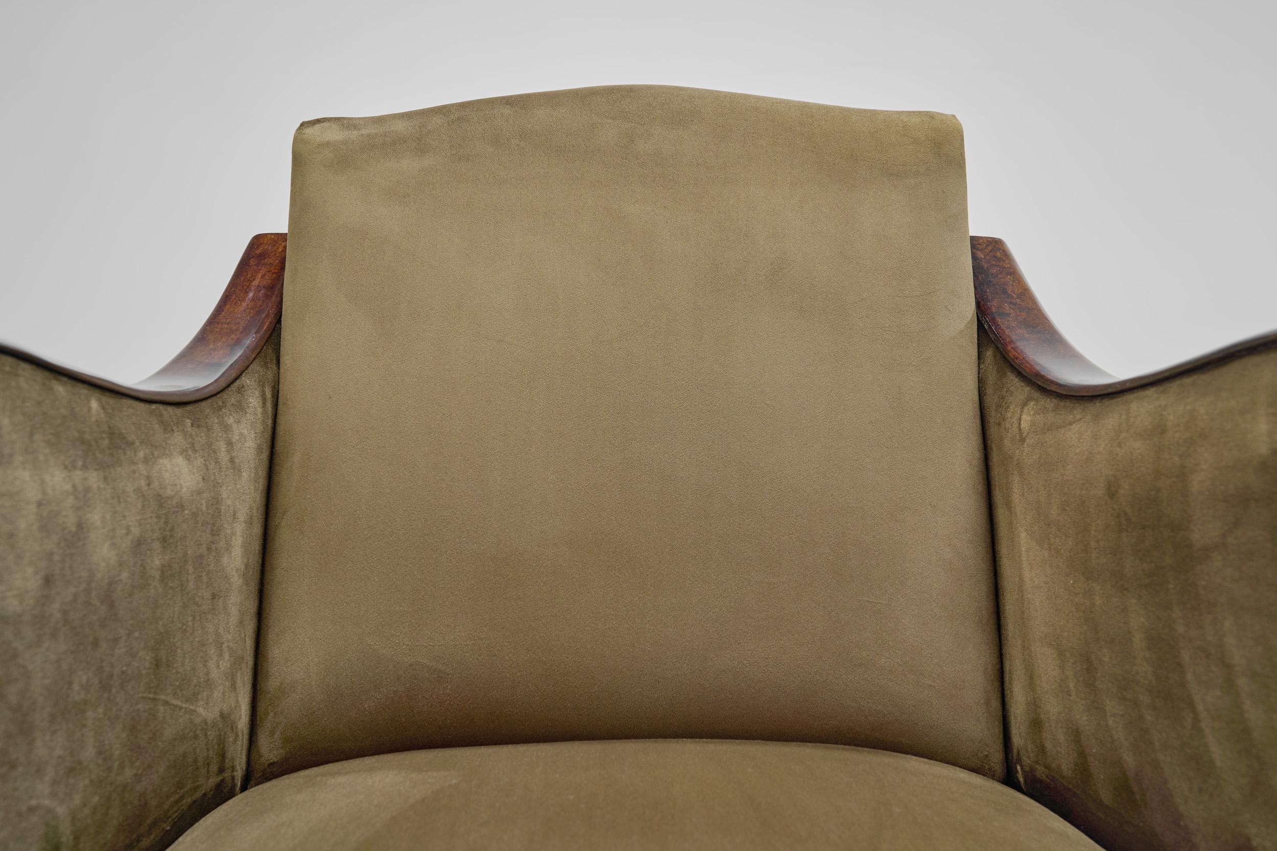 A Pair of Art Deco Velvet Armchairs, Europe First Half of the 20th Century For Sale 11