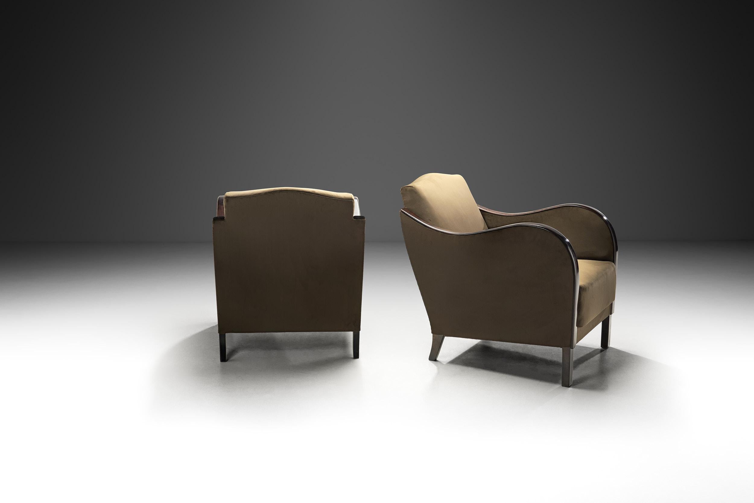 A Pair of Art Deco Velvet Armchairs, Europe First Half of the 20th Century For Sale 1
