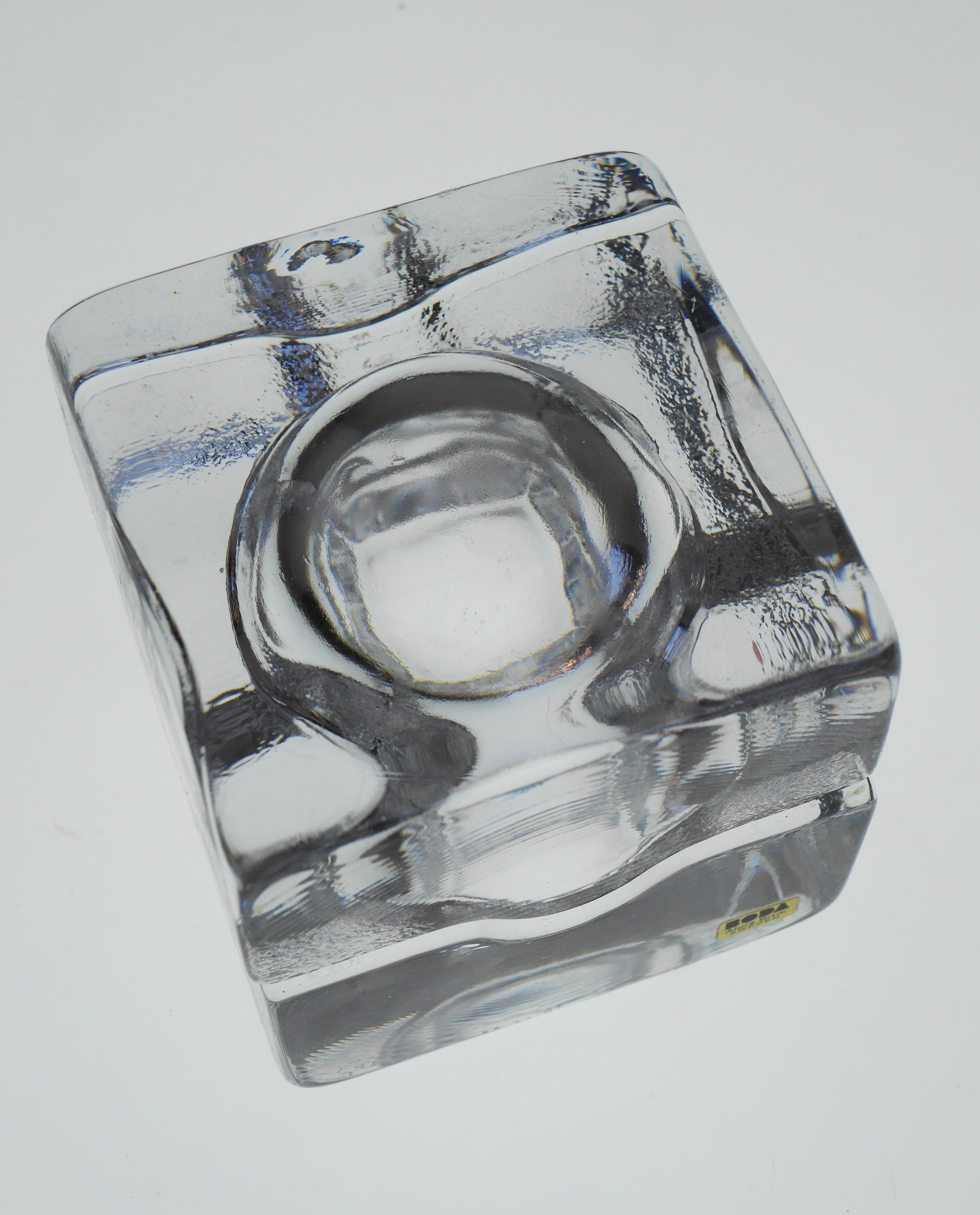 A pair of art glass bowls, known as 