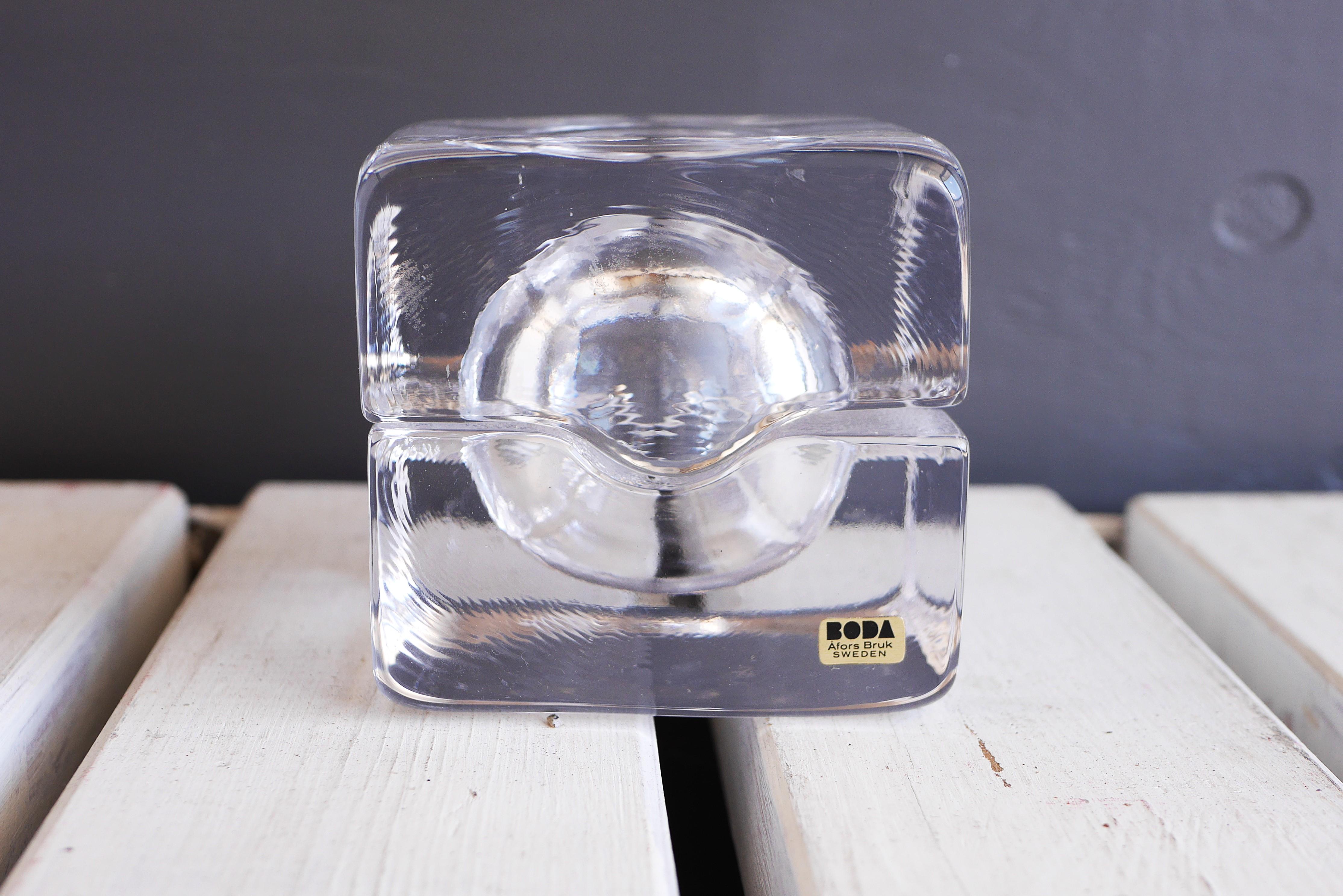 Scandinavian Modern A pair of art glass bowls, known as 