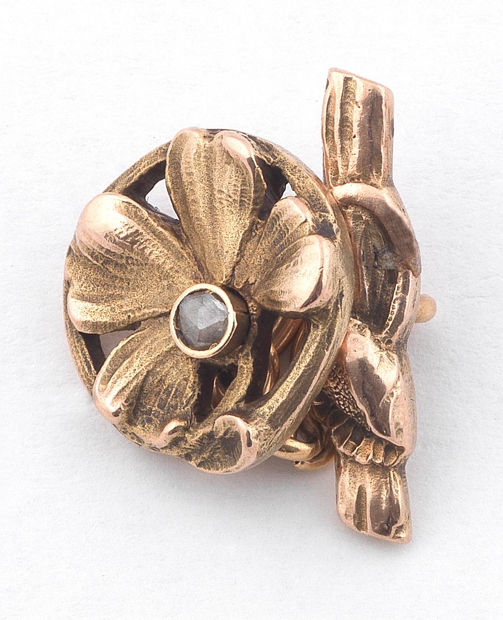 
Double-sided, of openwork foliate design with rose diamond , between cable-link connectors, width of terminal 1.7cm



