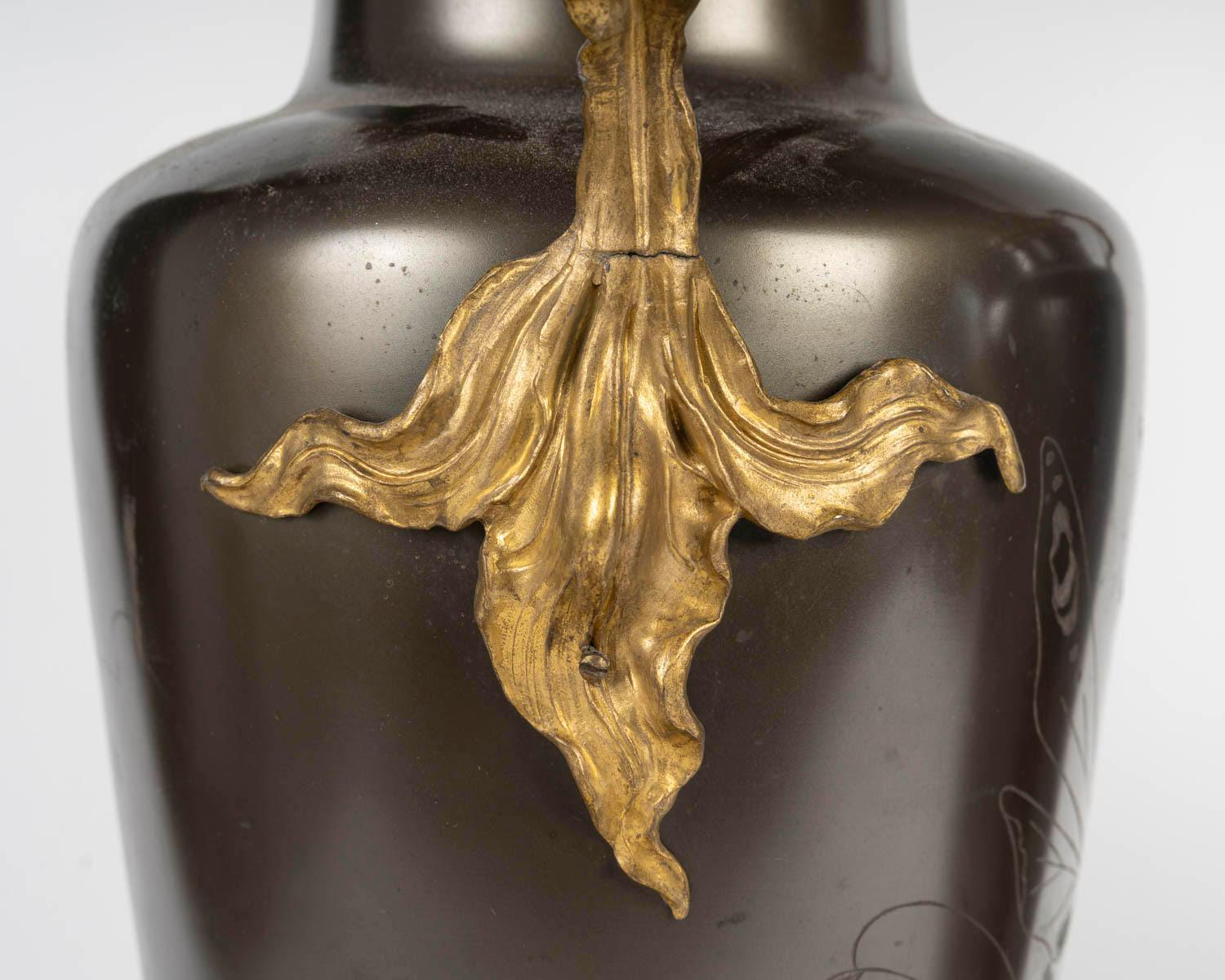 A Pair of Art Nouveau Gilt Bronze and Patinated Vases, Circa 1900. en vente 2