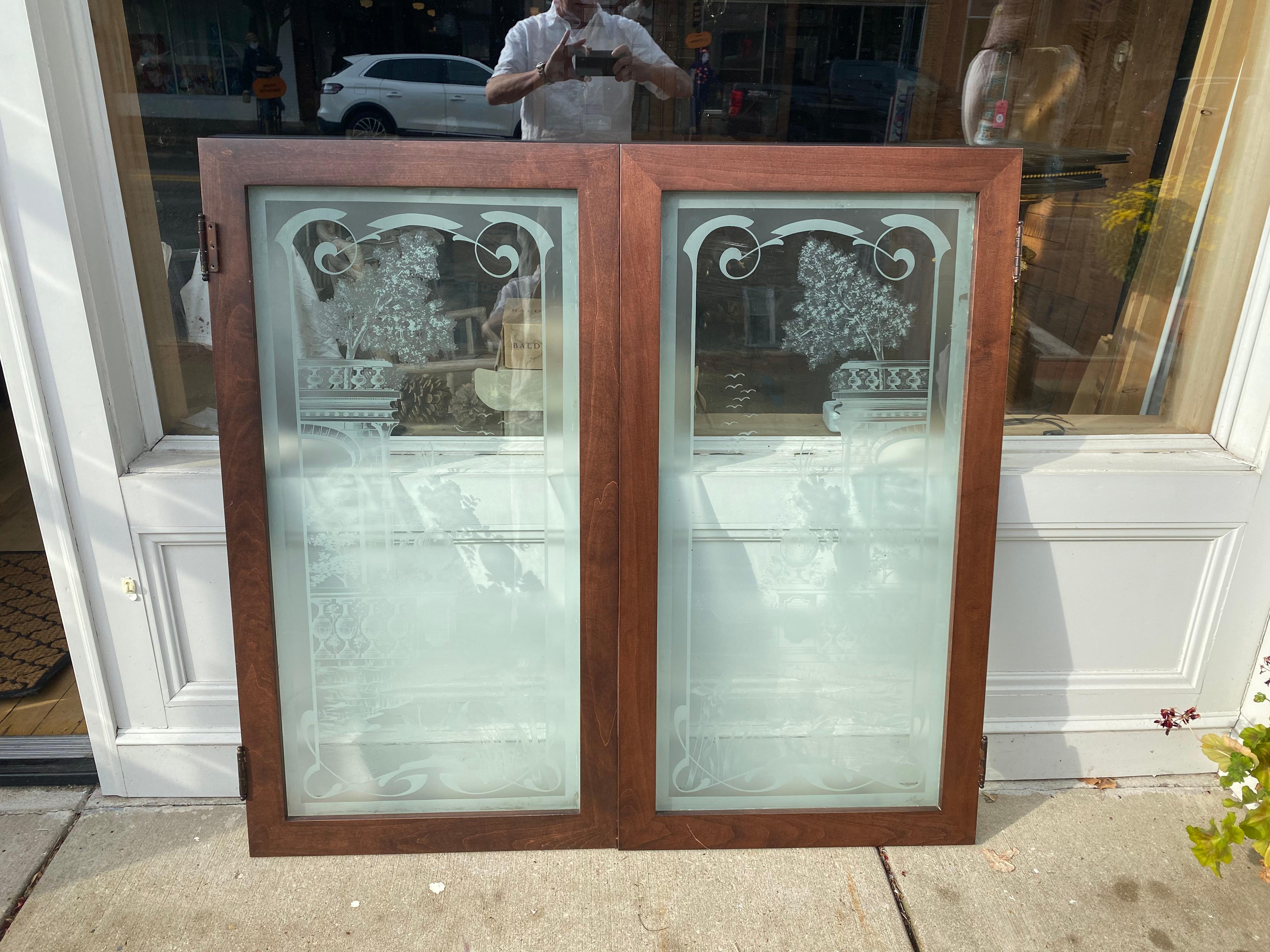 A Pair of Art Nouveau Style Etched Glass Windows 19th Century depicting swans. For Sale 3