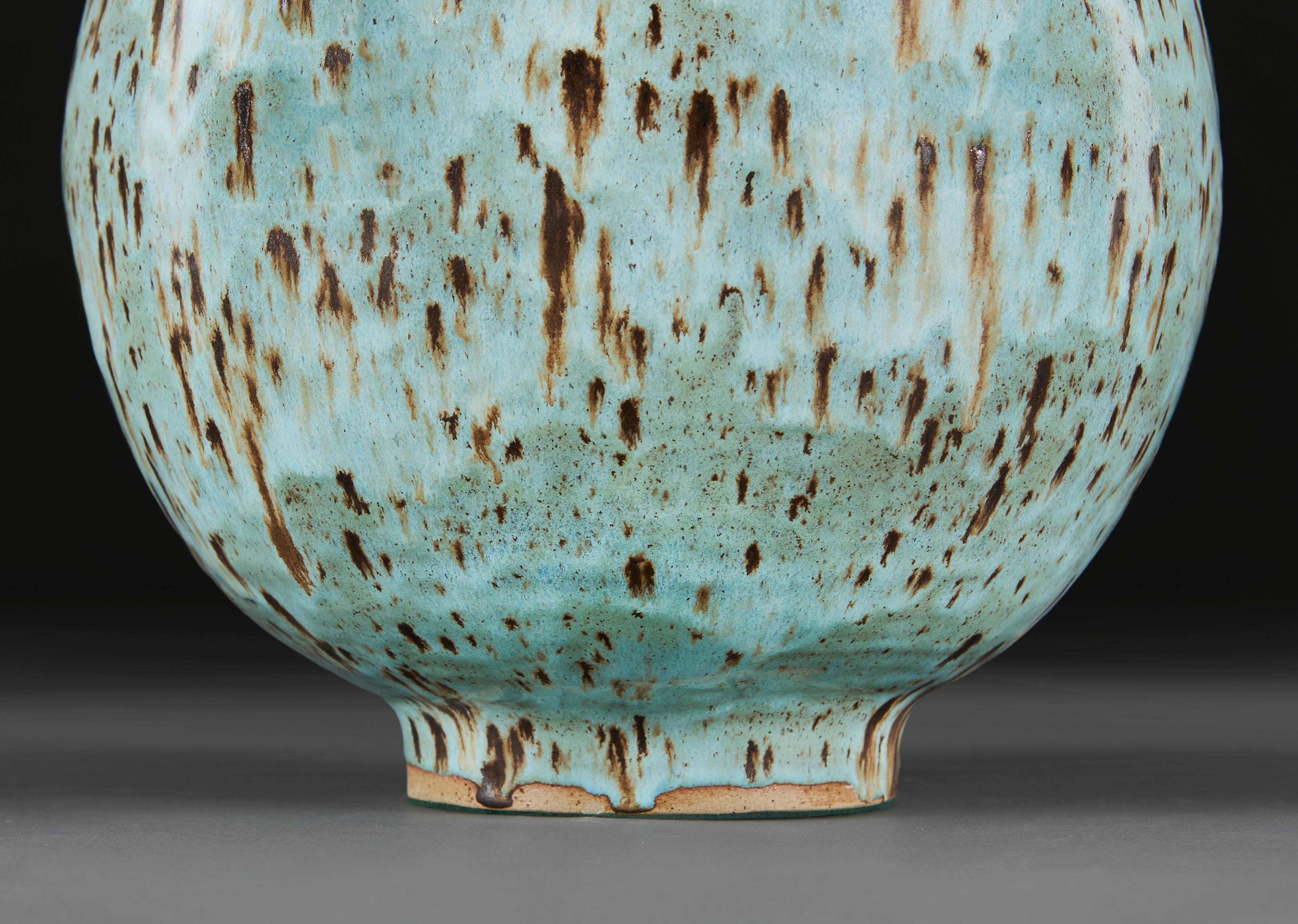Vernissé Paire de jarres de lune turquoise en poterie d'art utilisées comme lampes en vente