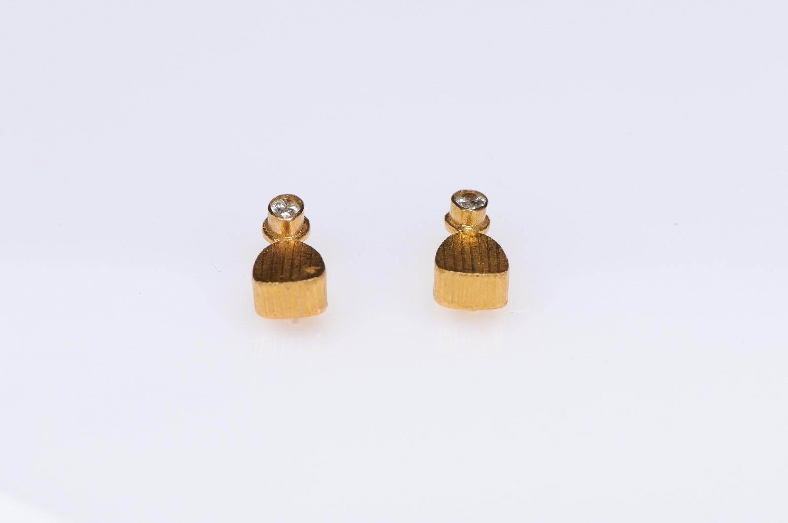 Pair of Artisan Created 22-Karat Gold and Diamond Dangling Earrings  5