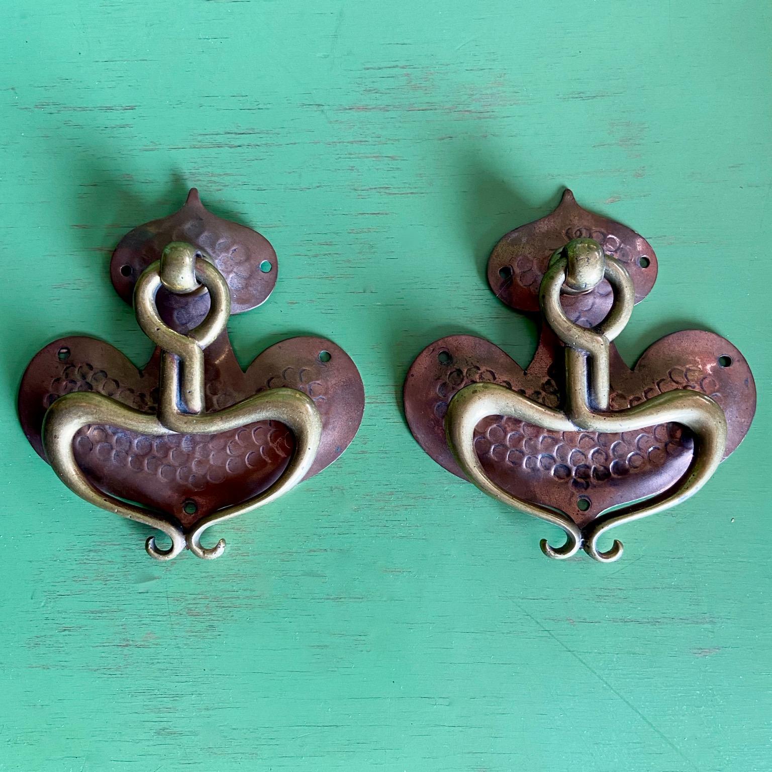 Pair of Arts & Crafts Art Nouveau Drop Pull Handles, Brass and Beaten Copper In Good Condition For Sale In London, GB