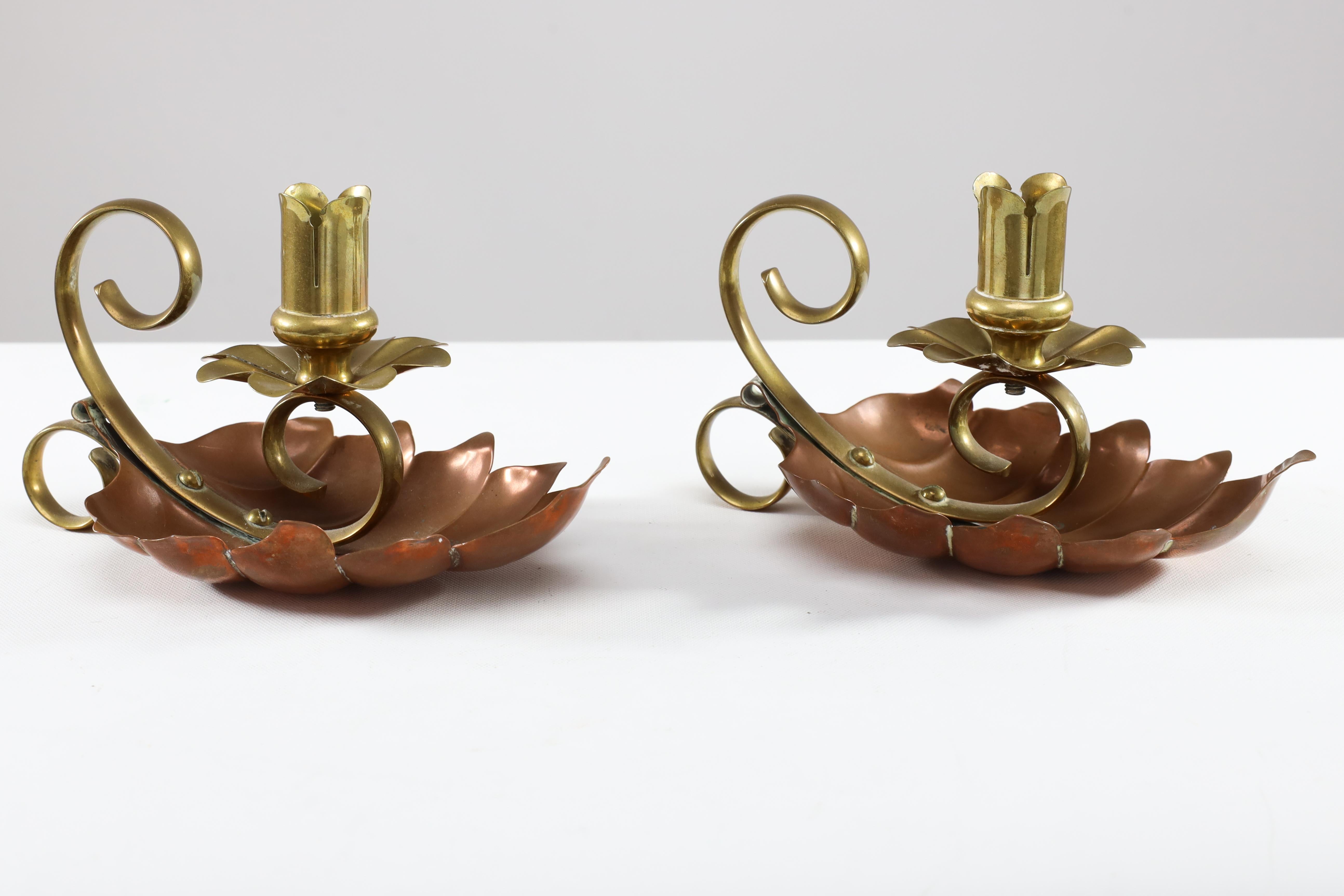 A pair of Arts and Crafts copper and brass lily pad candle night lights. In Good Condition For Sale In London, GB