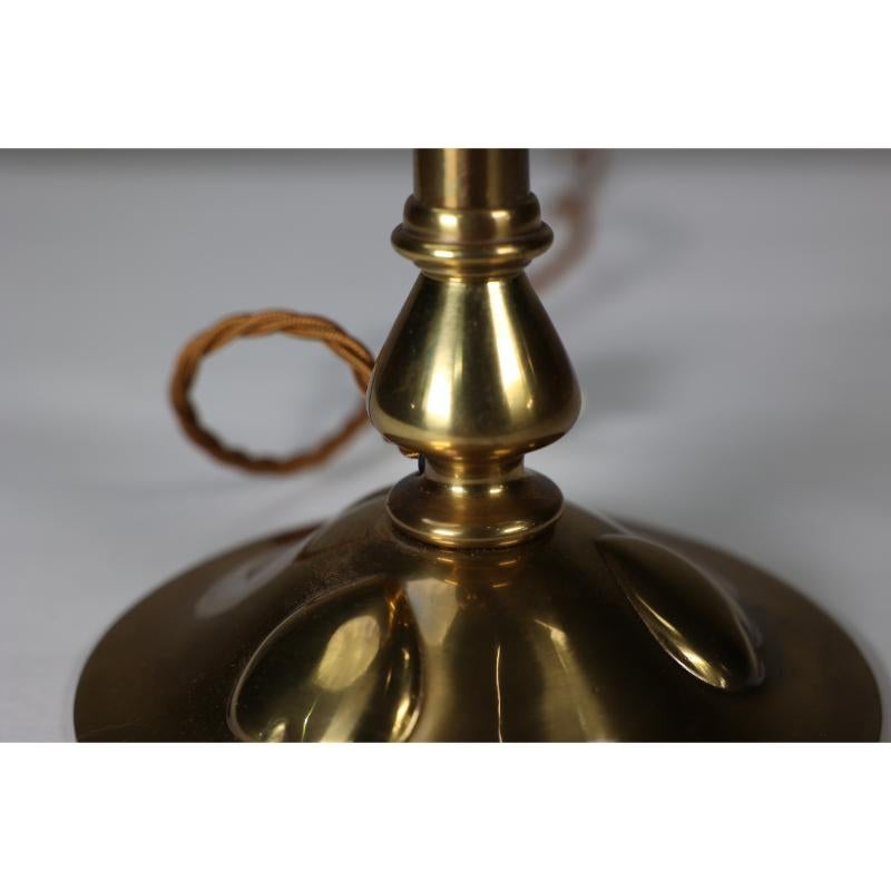 Pair of Arts & Crafts copper table lamps with three repousse hearts to the base For Sale 3