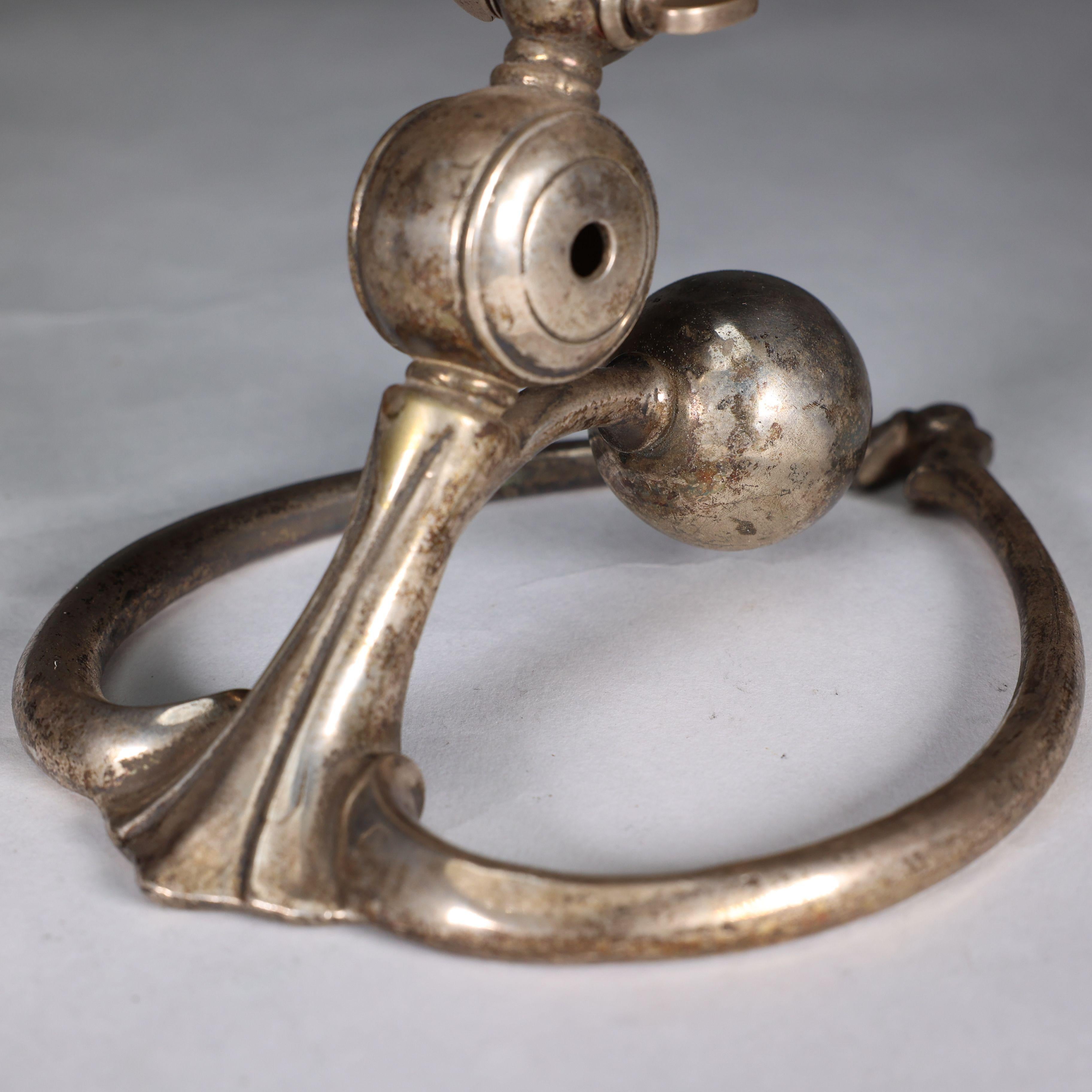 WAS Benson. Paire de lampes de table Arts & Crafts en argent patiné. en vente 9