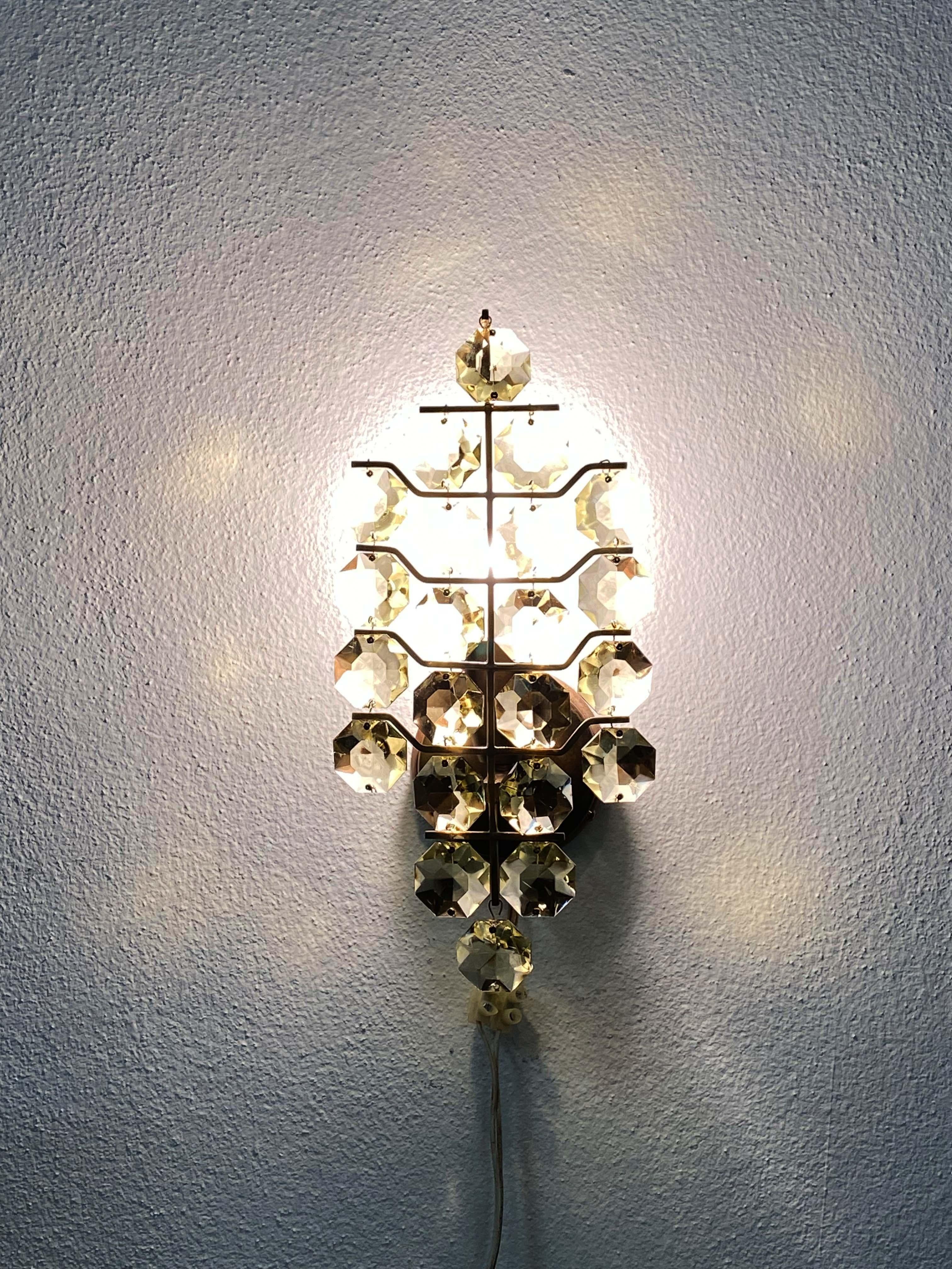 A Pair of Bakalowits Sconces Wall Lights, Brass Crystal Glass, 1960s For Sale 7