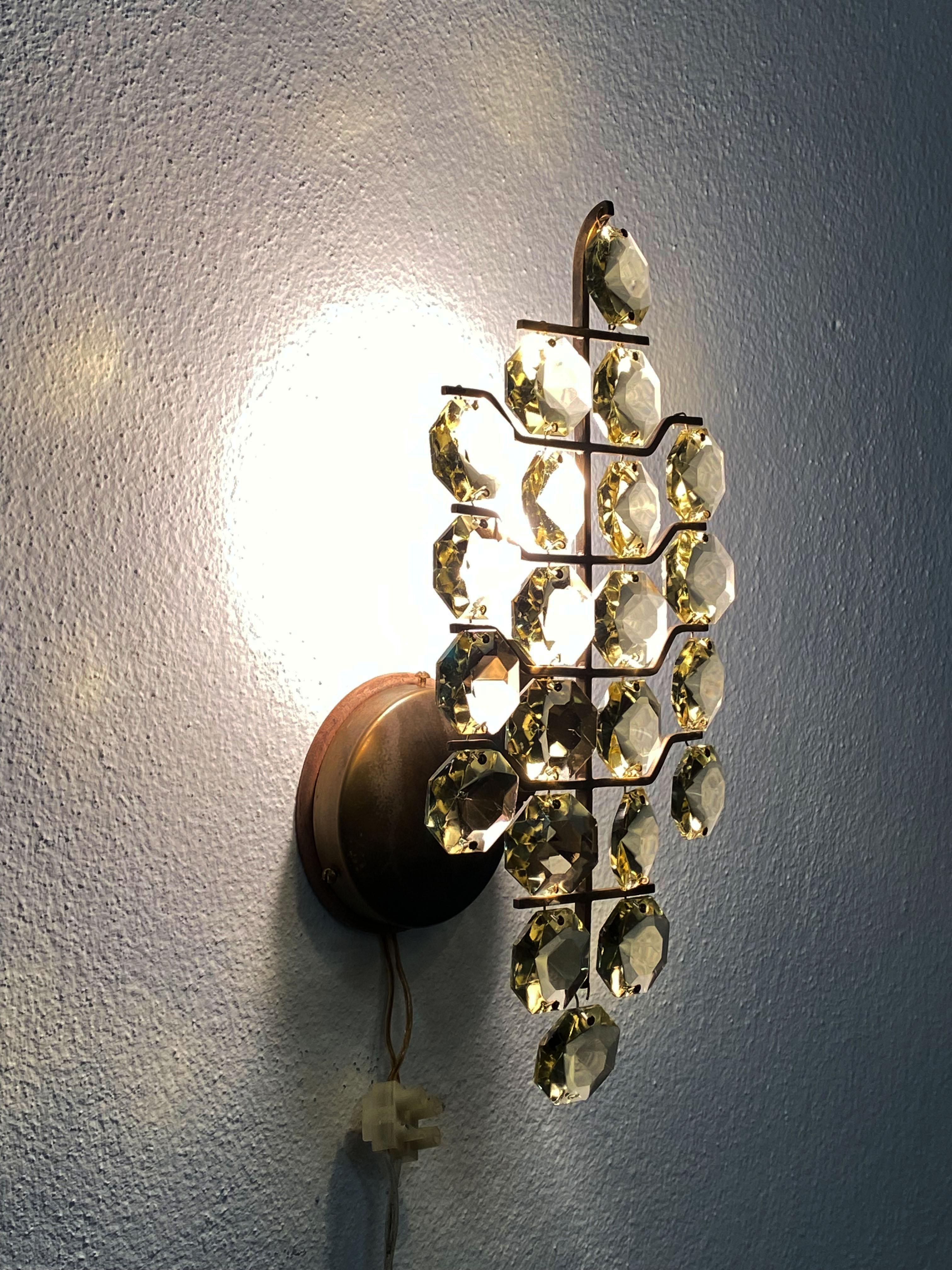 A Pair of Bakalowits Sconces Wall Lights, Brass Crystal Glass, 1960s For Sale 3