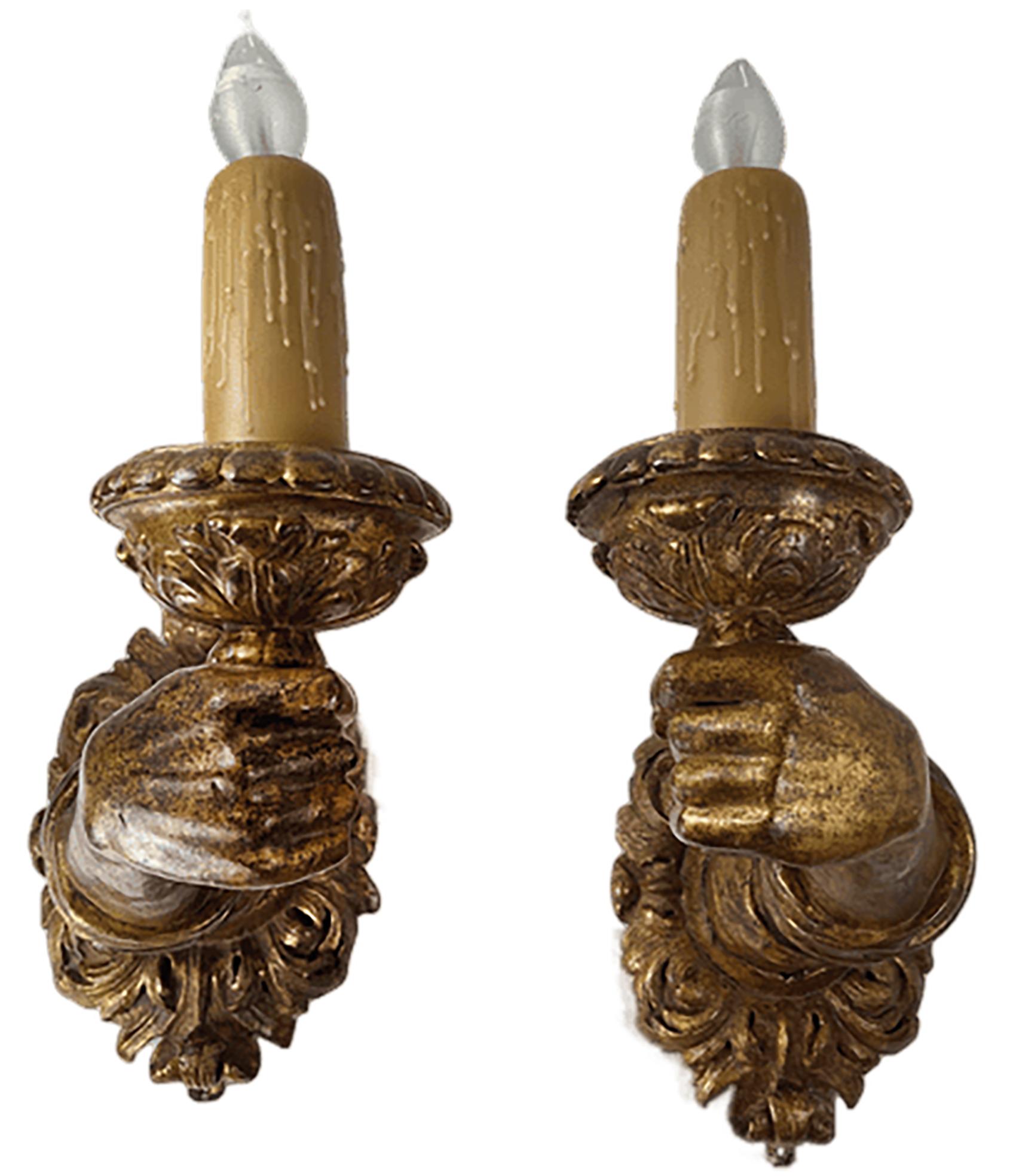 Paire d'Appliques Baroques Italiennes à Bras en Bois Doré du 17ème Siècle avec Bras Sculptés à la Main en vente 1