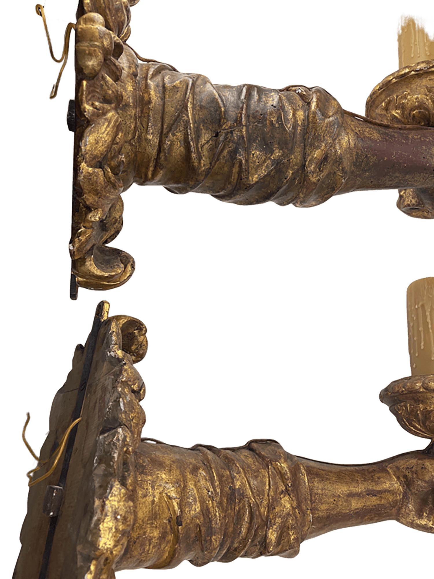 Pair of Baroque Wood Gilt 17th Century Italian Hand Carved Arm Sconces For Sale 3